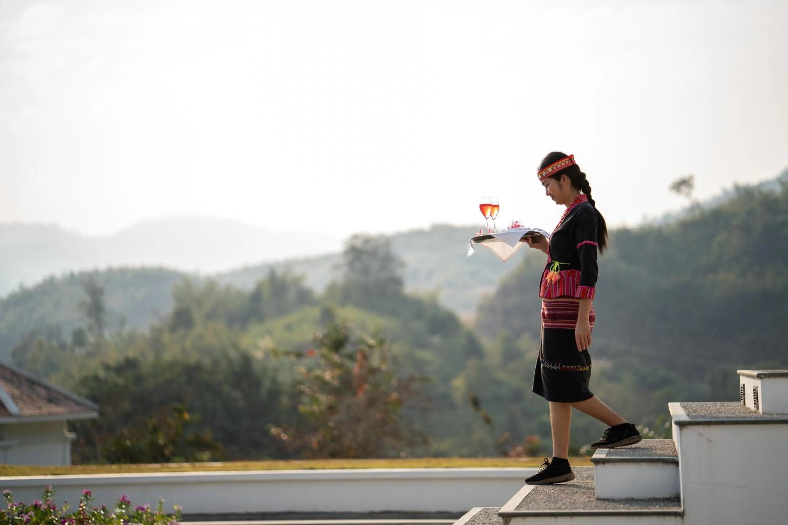 People in Le Grand Pakbeng