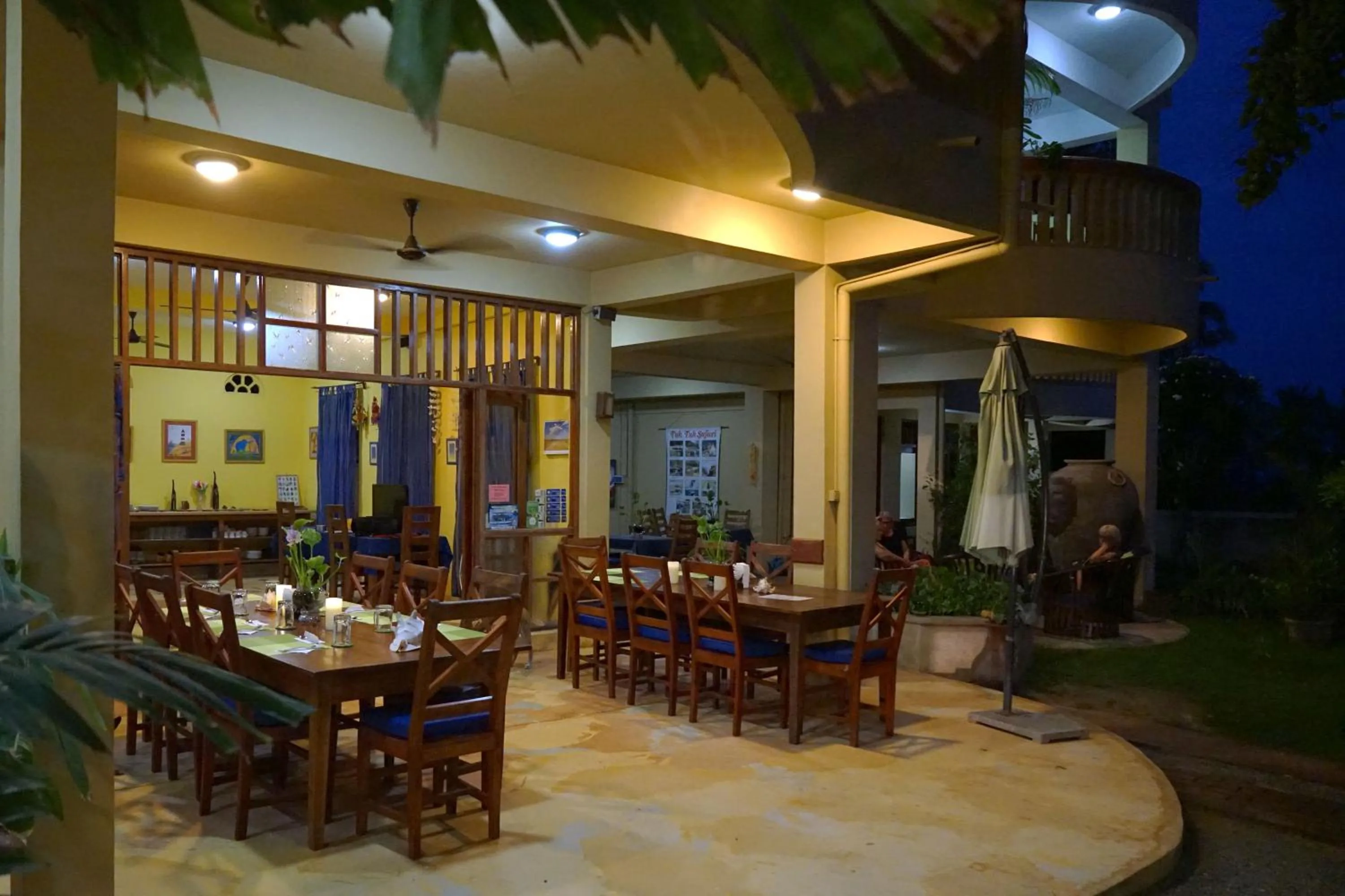 Restaurant/places to eat in Villa Lucky Star