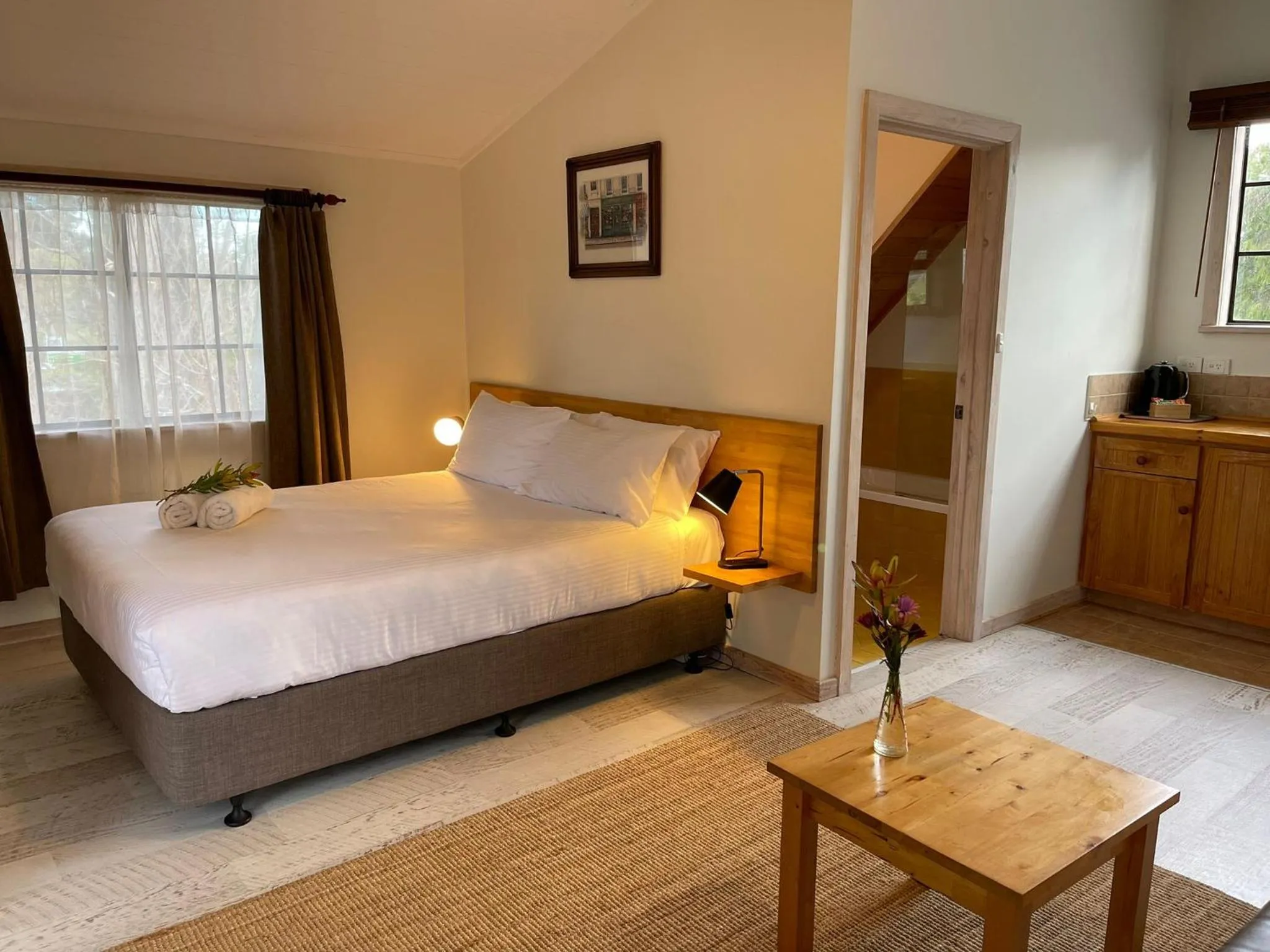 Bedroom, Bed in Sienna Lodge