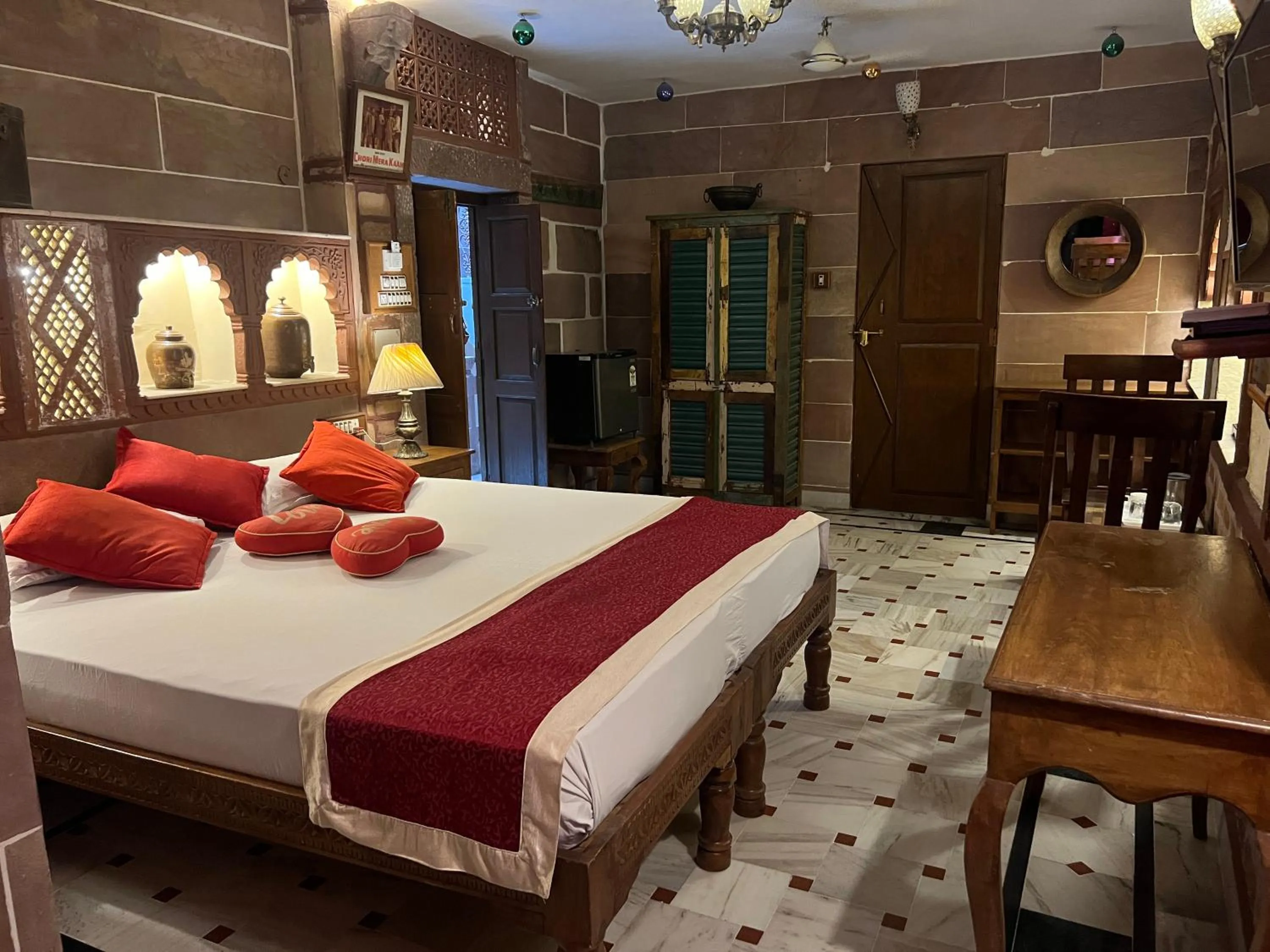 TV and multimedia, Bed in Raj Mandir Boutique Home Stay