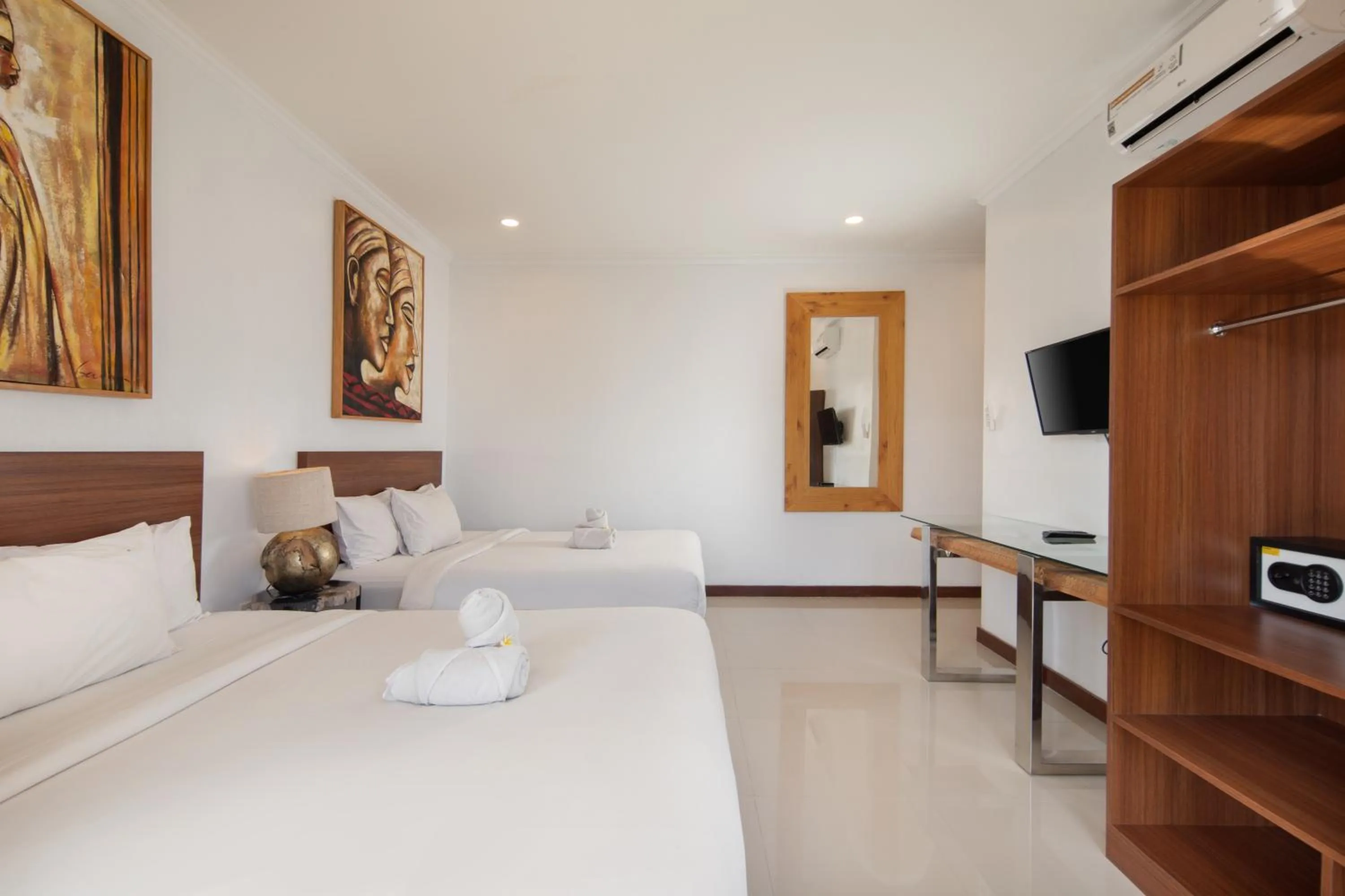 TV and multimedia, Bed in Daha Mansions Seminyak