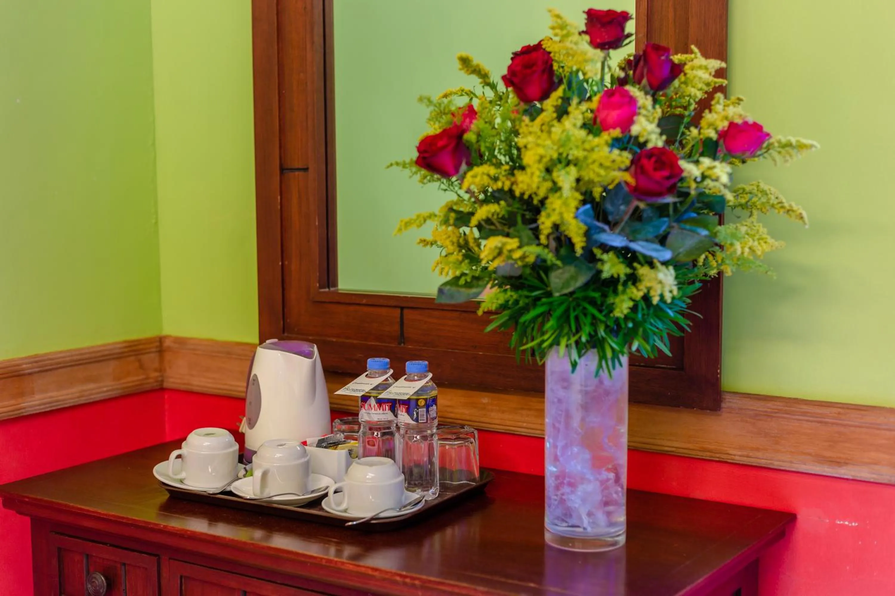 Coffee/tea facilities in Flushing Meadows Resorts & Playground