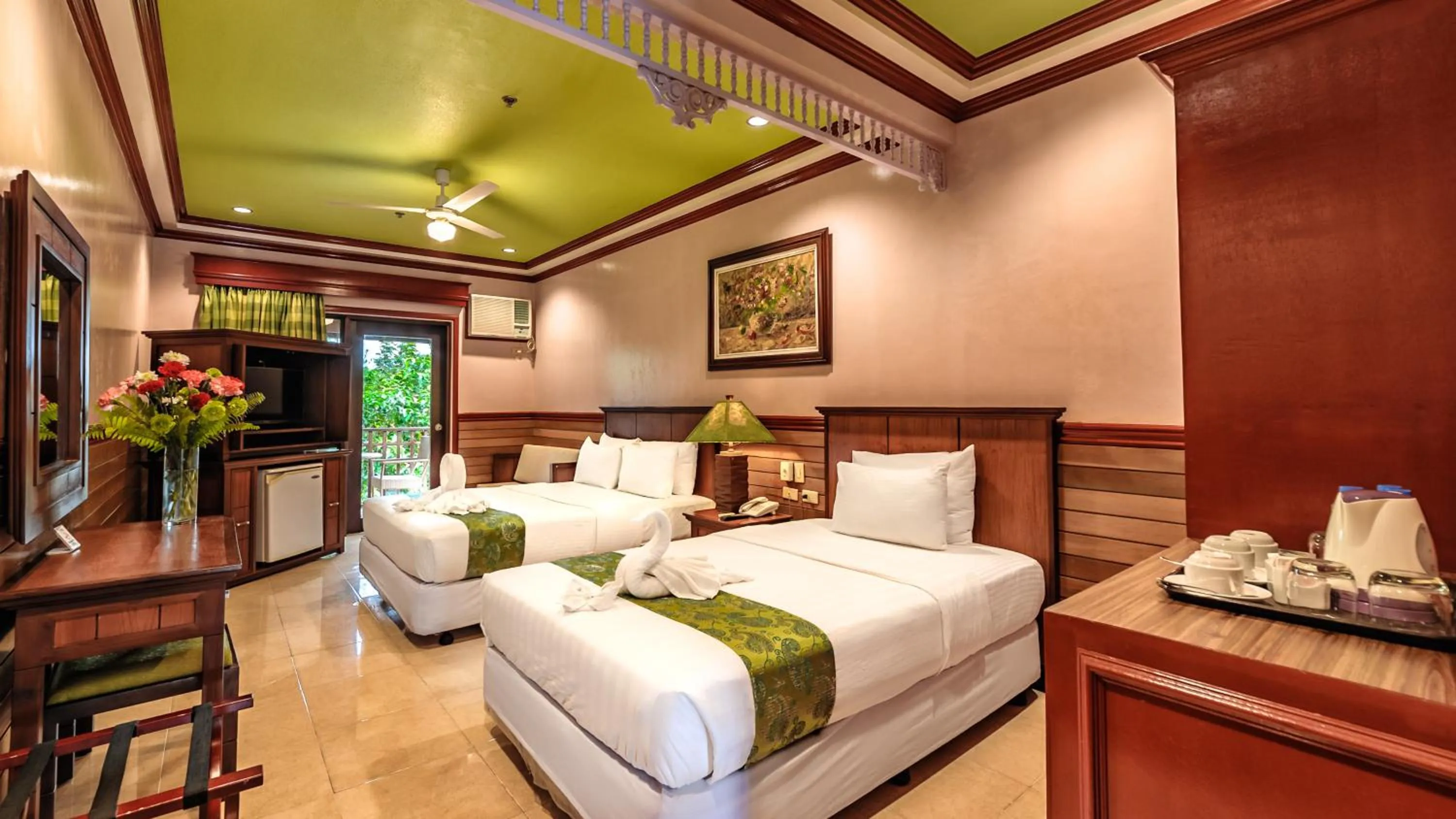 Photo of the whole room, Bed in Flushing Meadows Resorts & Playground