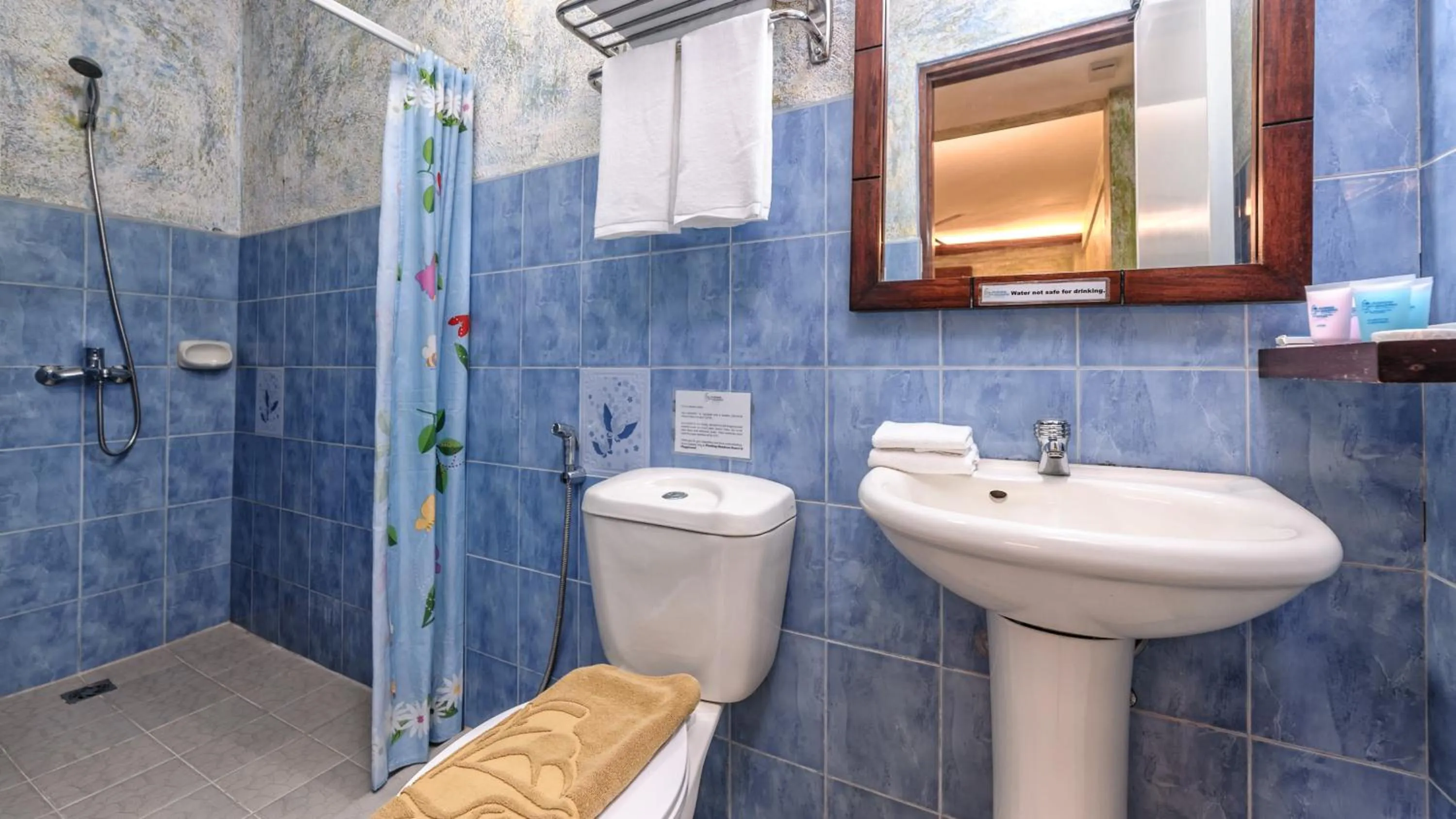 Bathroom in Flushing Meadows Resorts & Playground