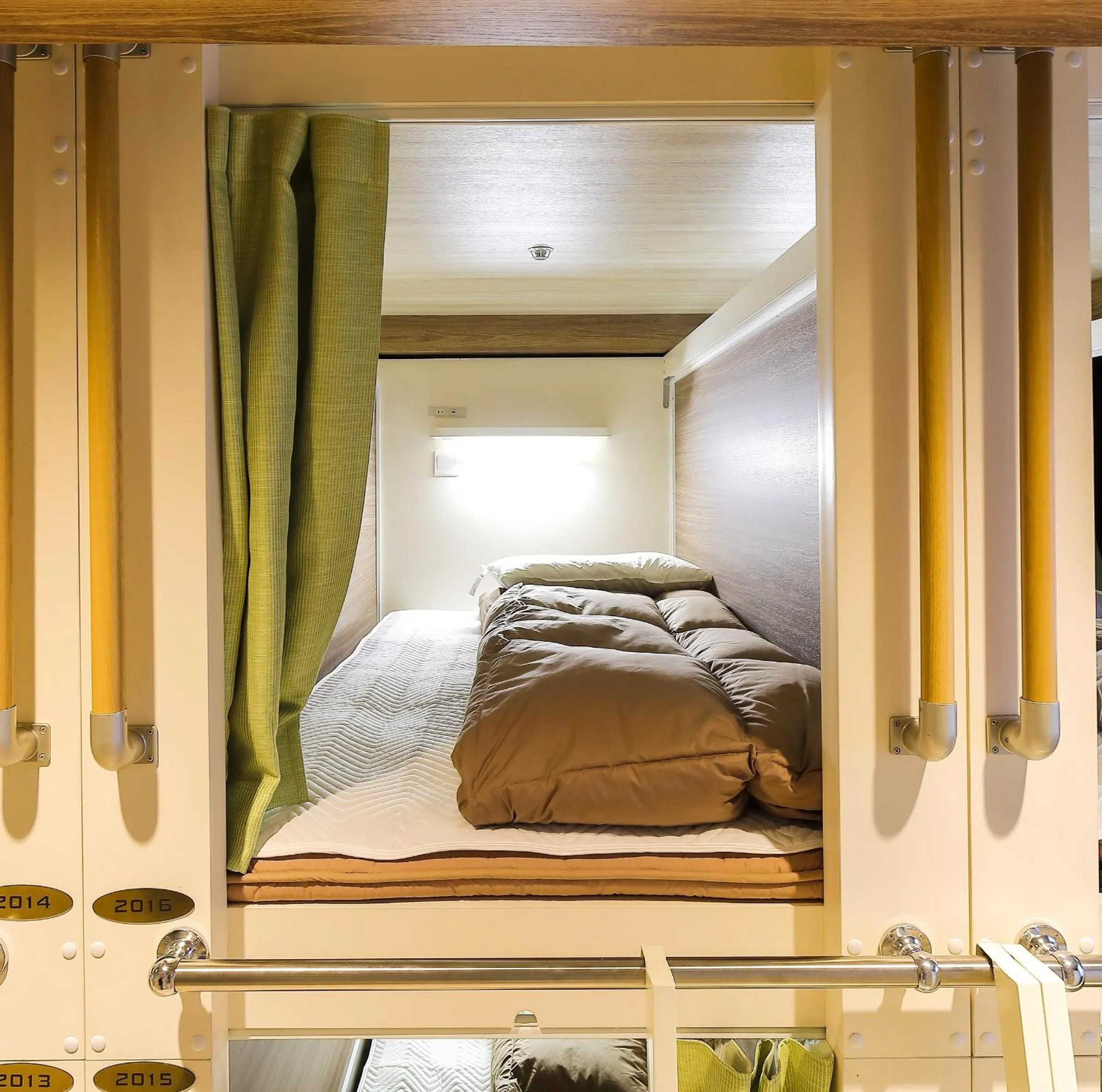 bunk bed, Bed in Guesthouse Kobe Nadeshikoya