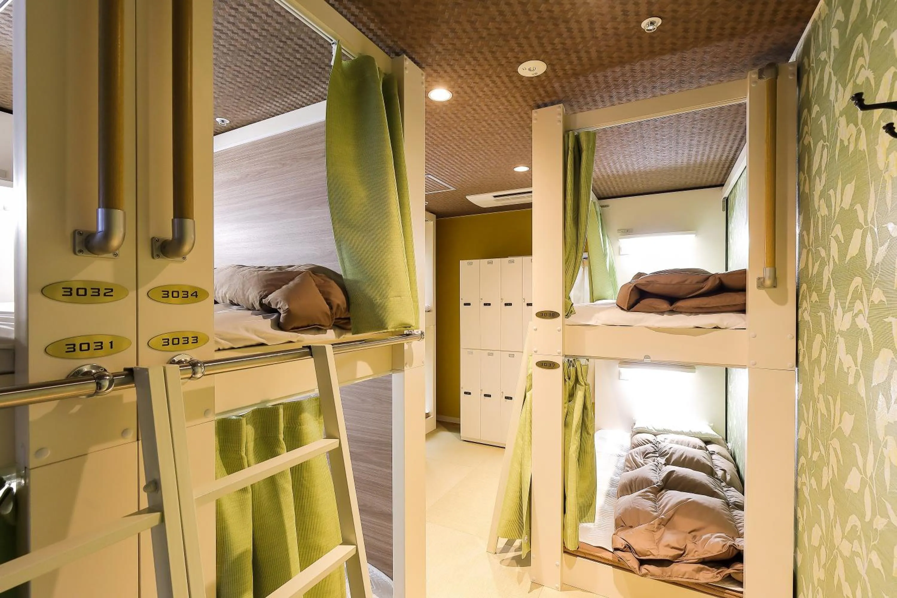 bunk bed, Bed in Guesthouse Kobe Nadeshikoya