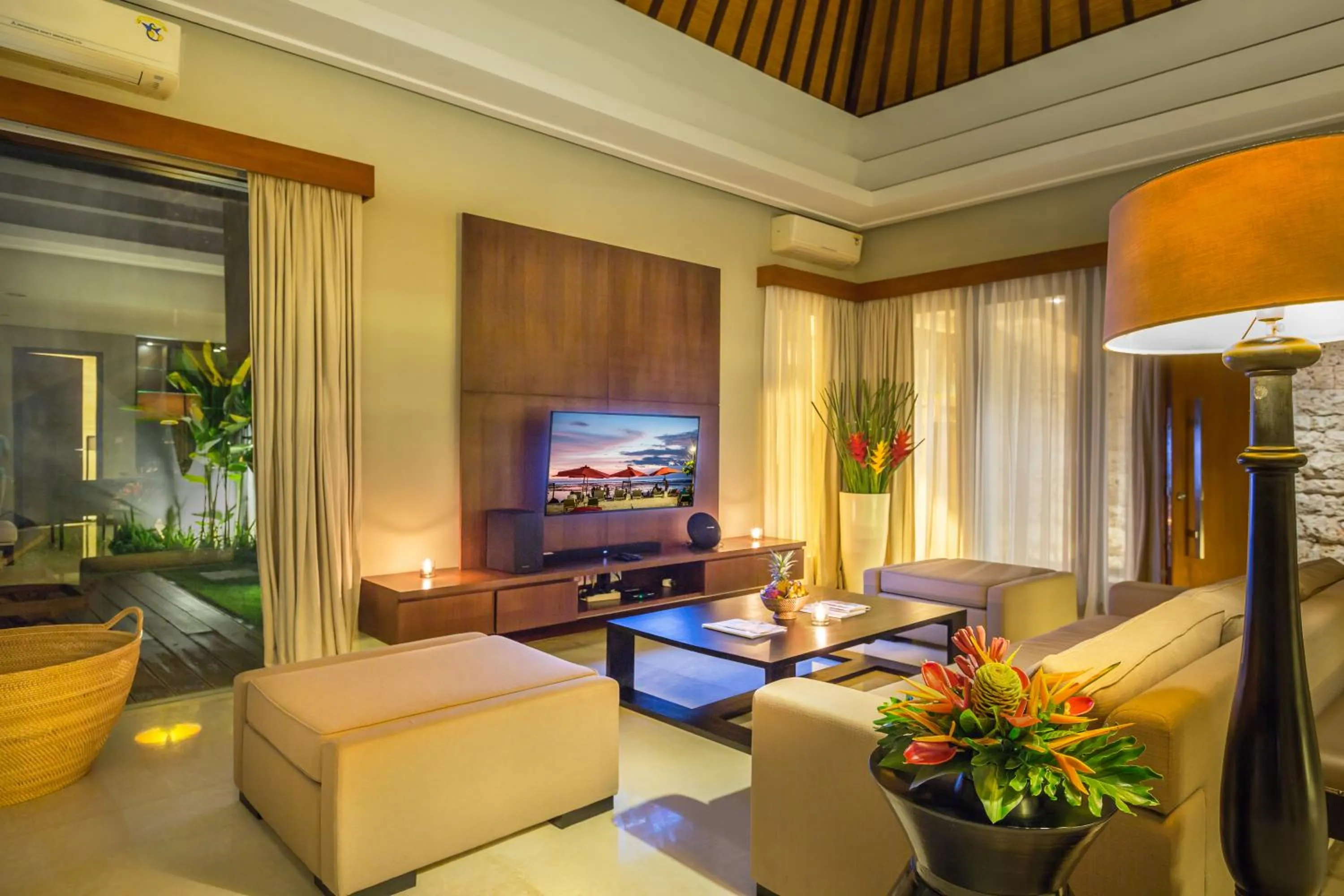 TV and multimedia in Entrada Seminyak Villa By Nagisa Bali