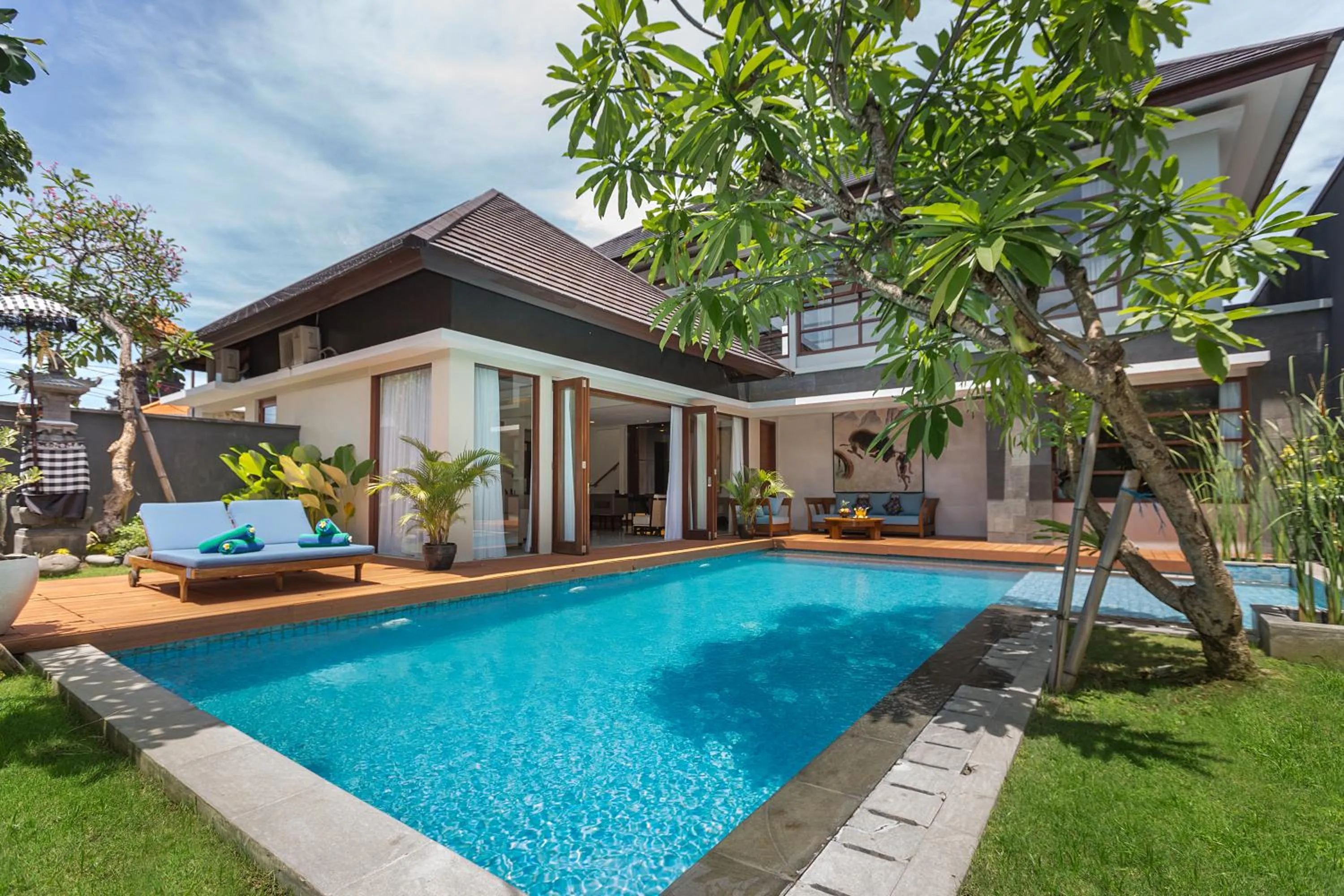 Swimming pool in Entrada Seminyak Villa By Nagisa Bali