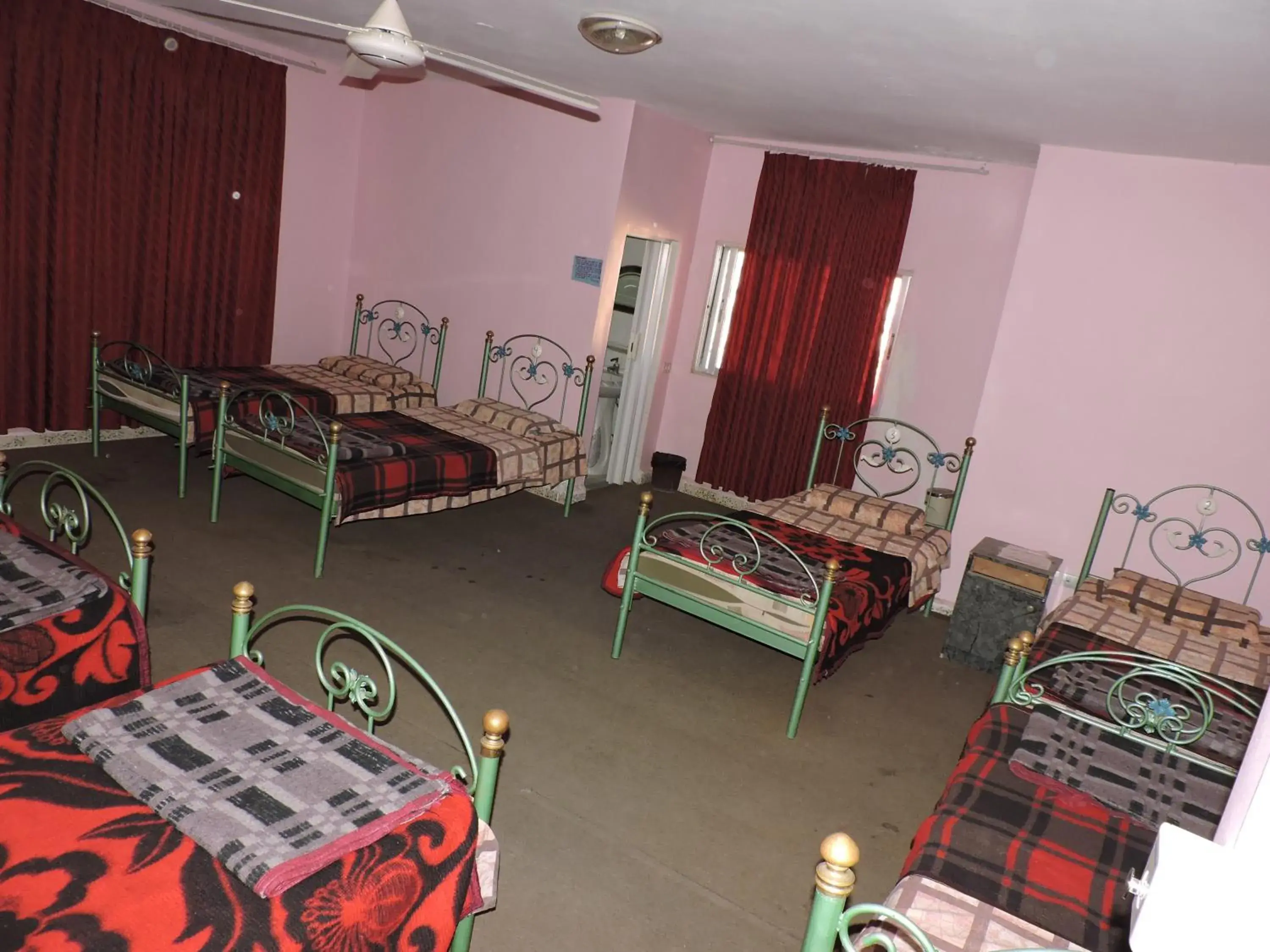 Single Bed in Mixed Dormitory Room in Valentine Inn Single Bed in Mixed Dormitory Room in Valentine Inn