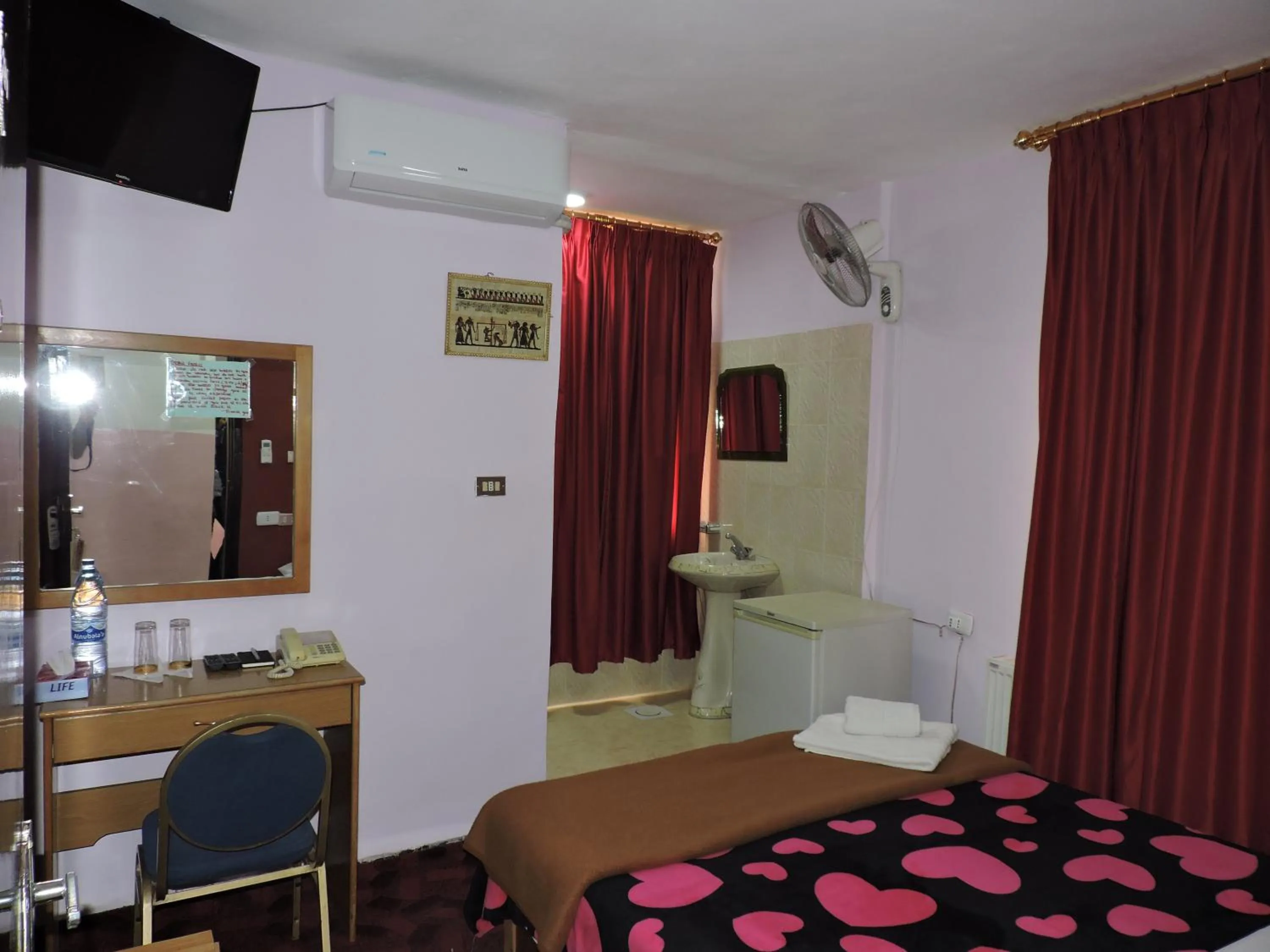 Decorative detail in Valentine Inn