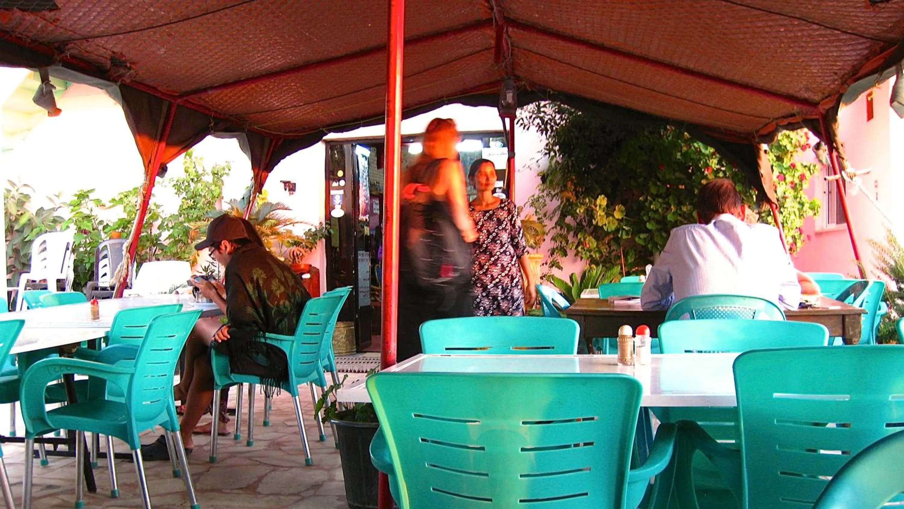 Restaurant/places to eat in Valentine Inn