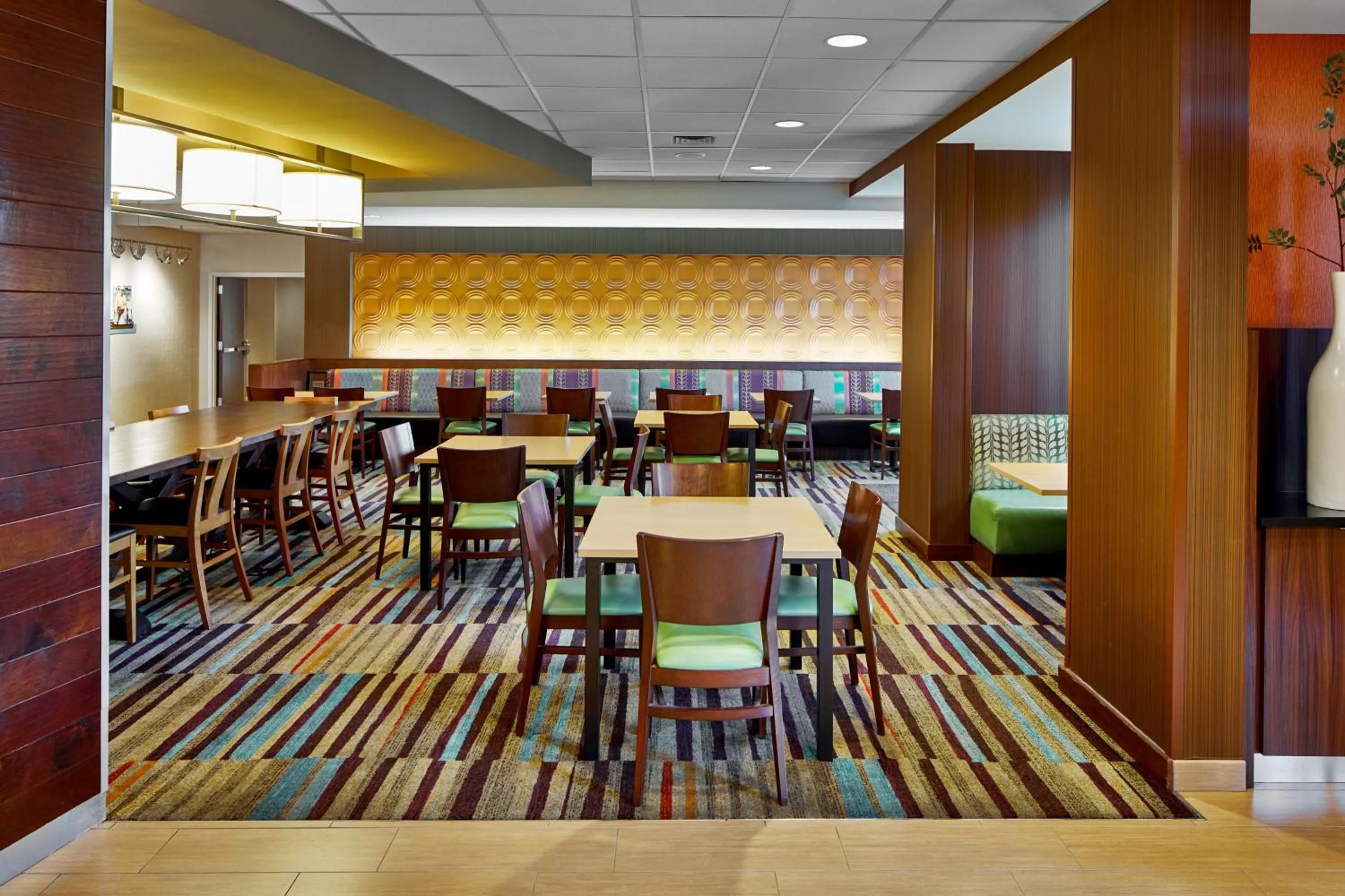 Breakfast in Fairfield Inn & Suites by Marriott Atlanta Lithia Springs