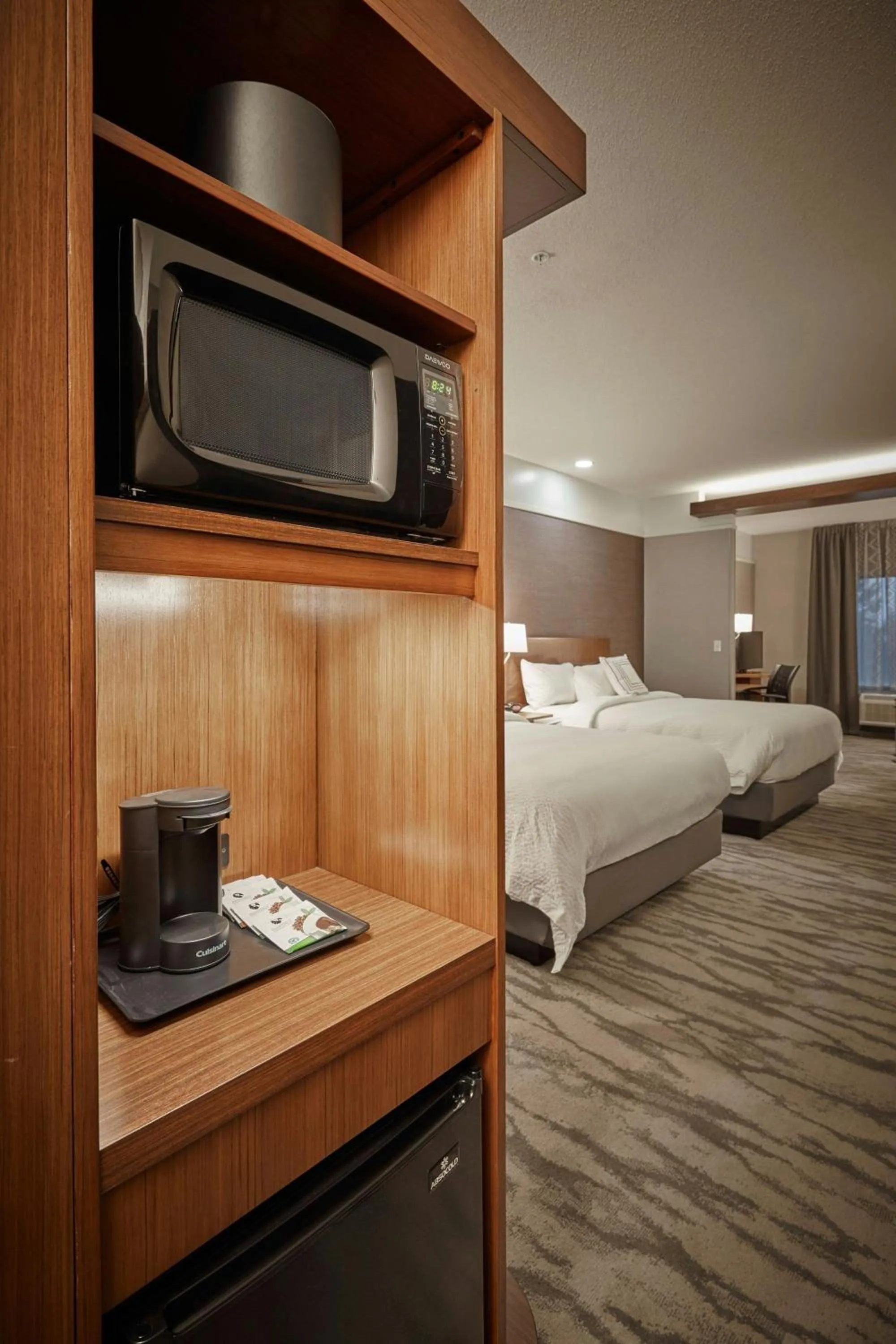 Photo of the whole room, Bed in Fairfield Inn & Suites by Marriott Grand Mound Centralia