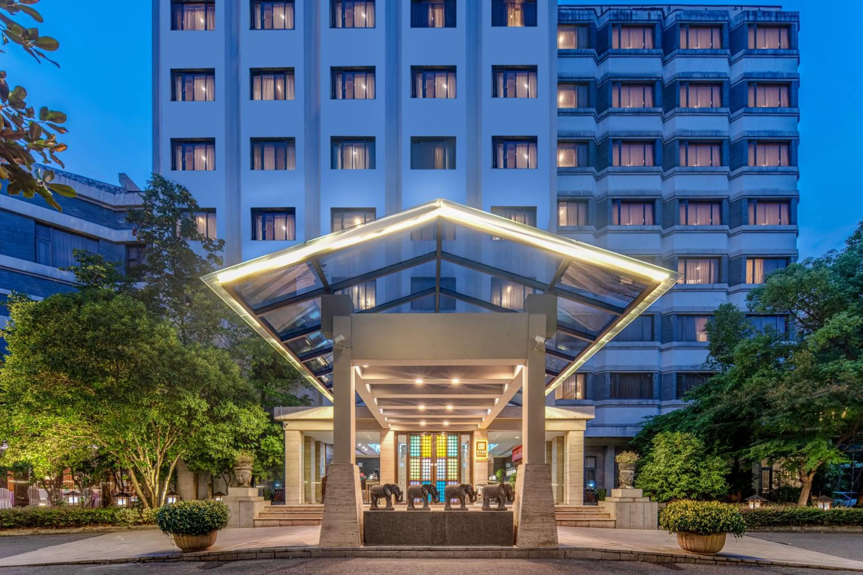 Property building in SSAW Boutique Hotel Hangzhou West Lake Yilian