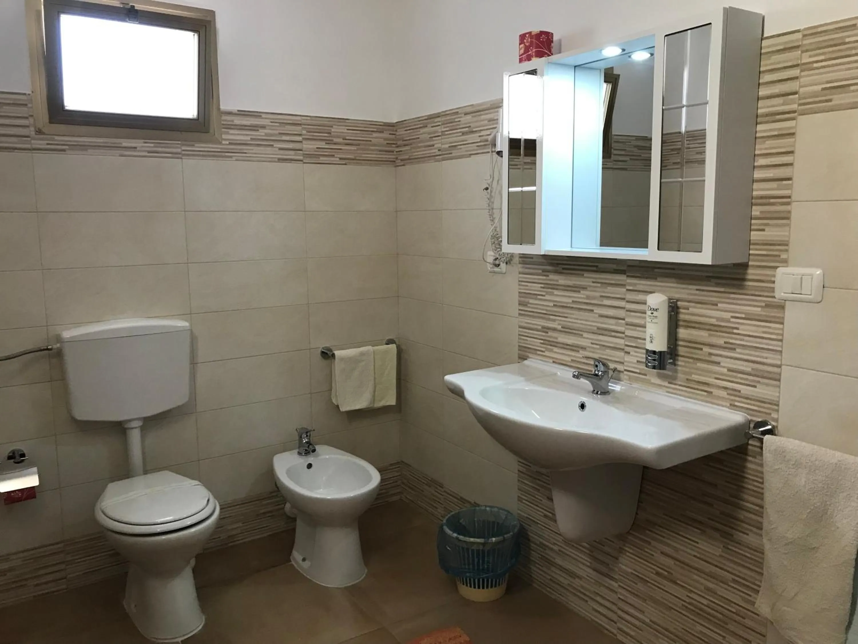 Bathroom in Albergo Europa