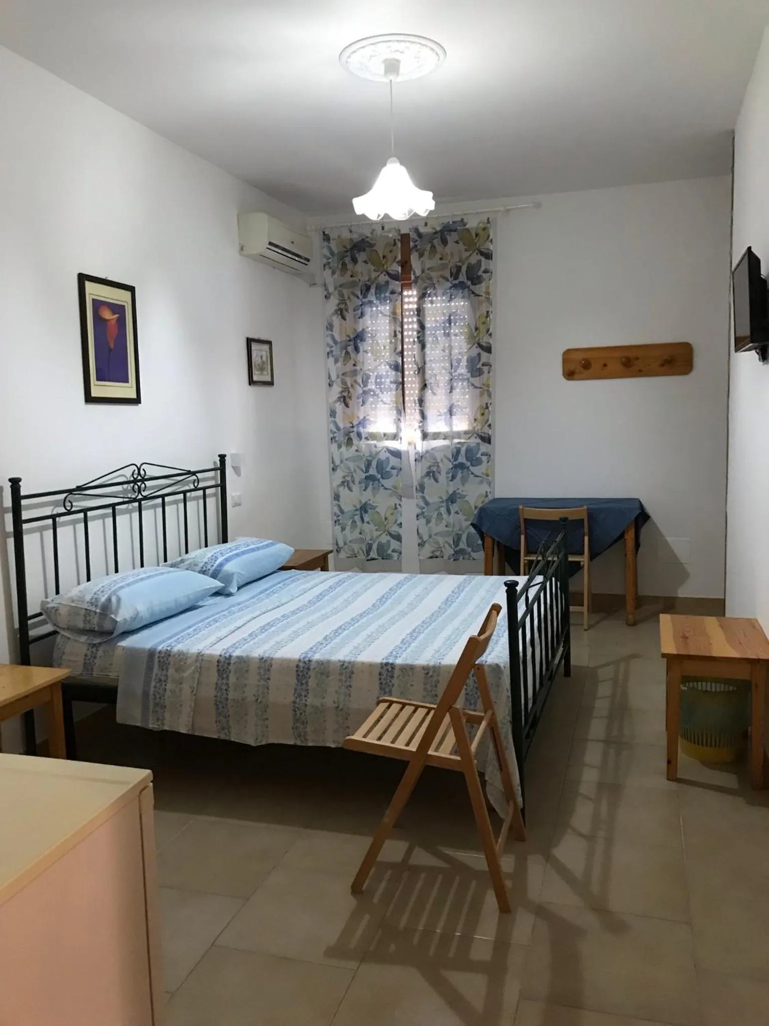 Photo of the whole room, Bed in Albergo Europa