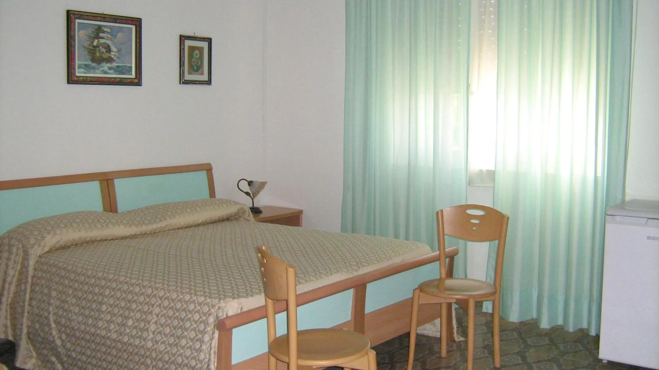 Bedroom, Bed in Albergo Europa