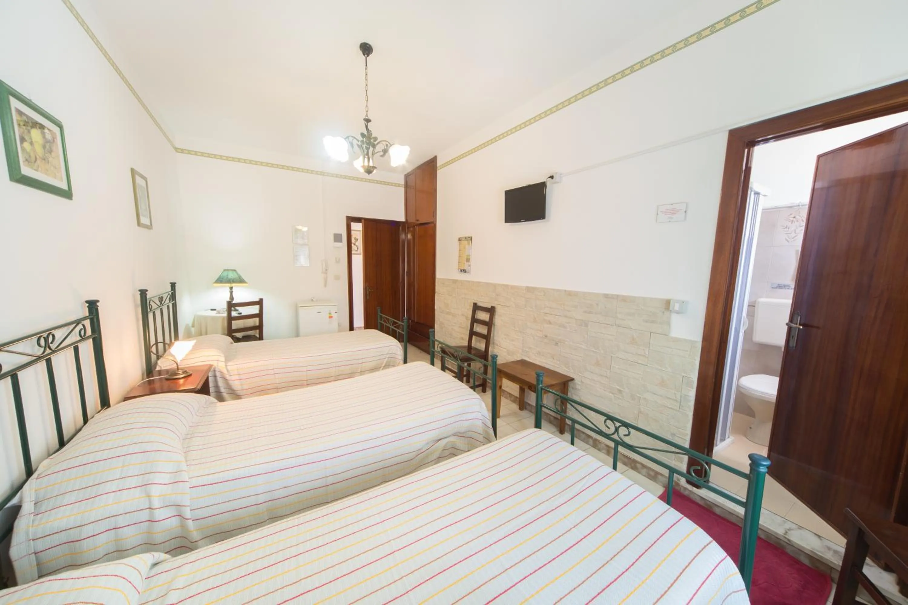 Photo of the whole room, Bed in Albergo Europa