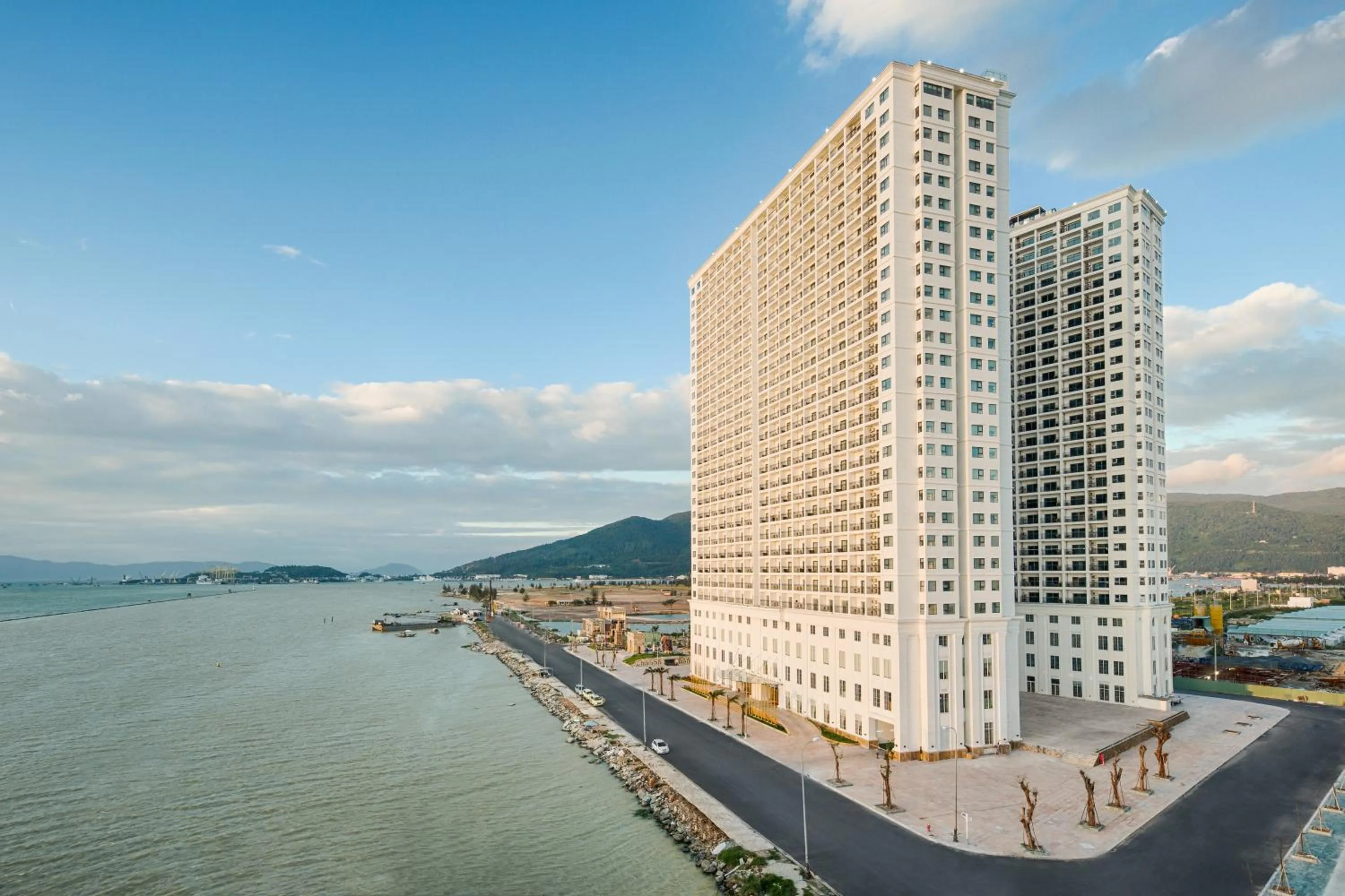 Property building in Wyndham Danang Golden Bay - Free Shuttle Bus to Beach