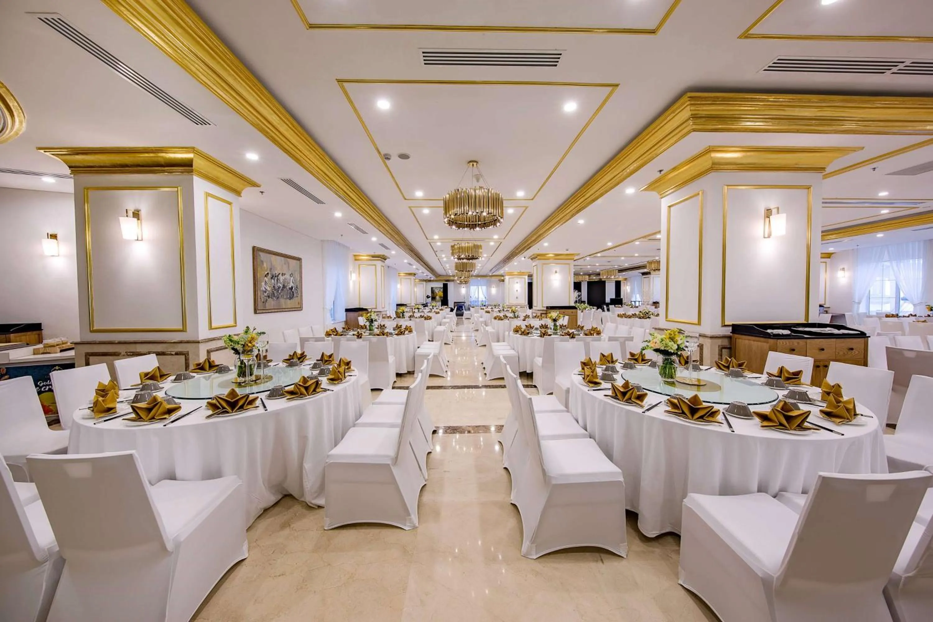 Restaurant/places to eat in Wyndham Danang Golden Bay - Free Shuttle Bus to Beach