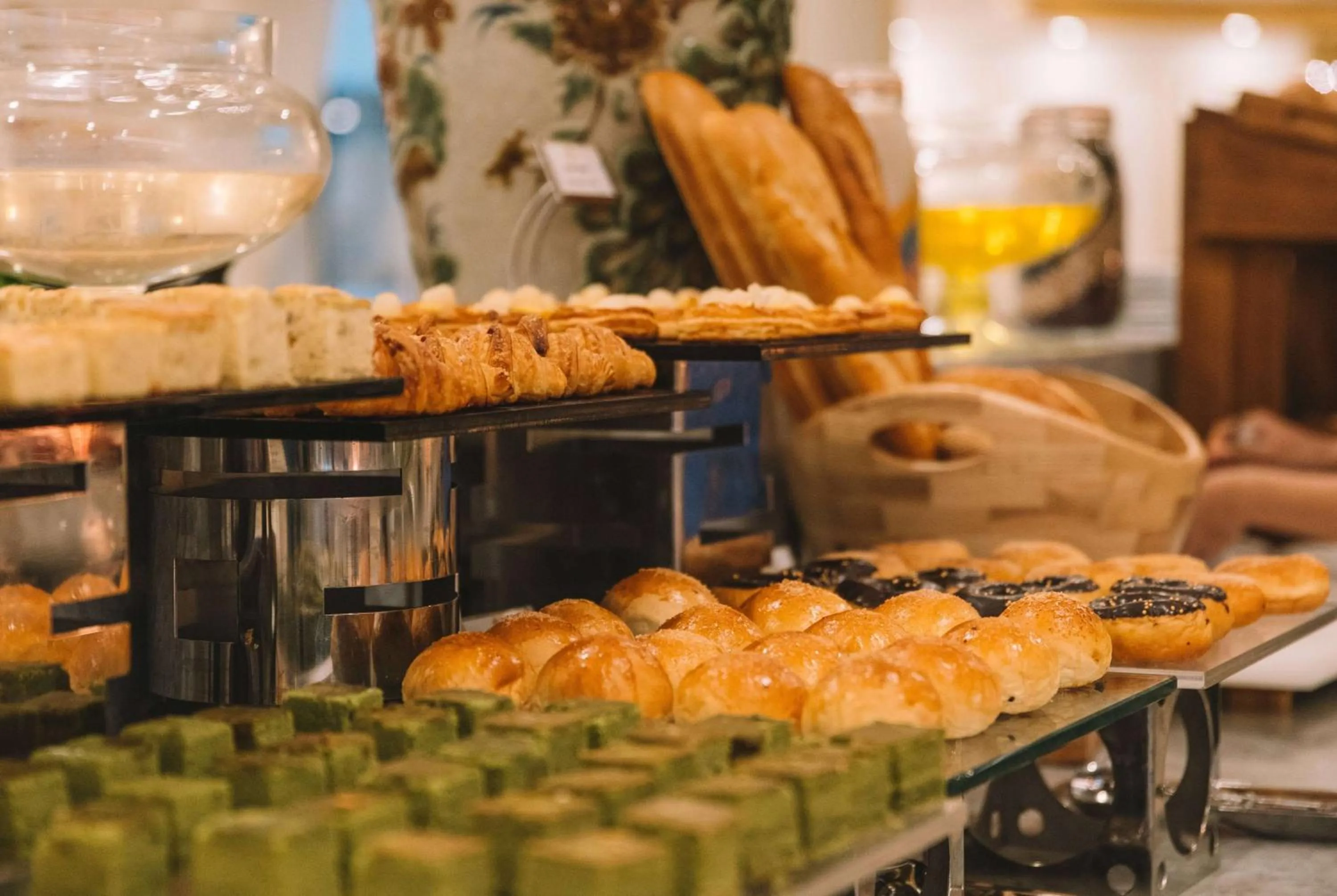 Restaurant/places to eat in Wyndham Danang Golden Bay - Free Shuttle Bus to Beach