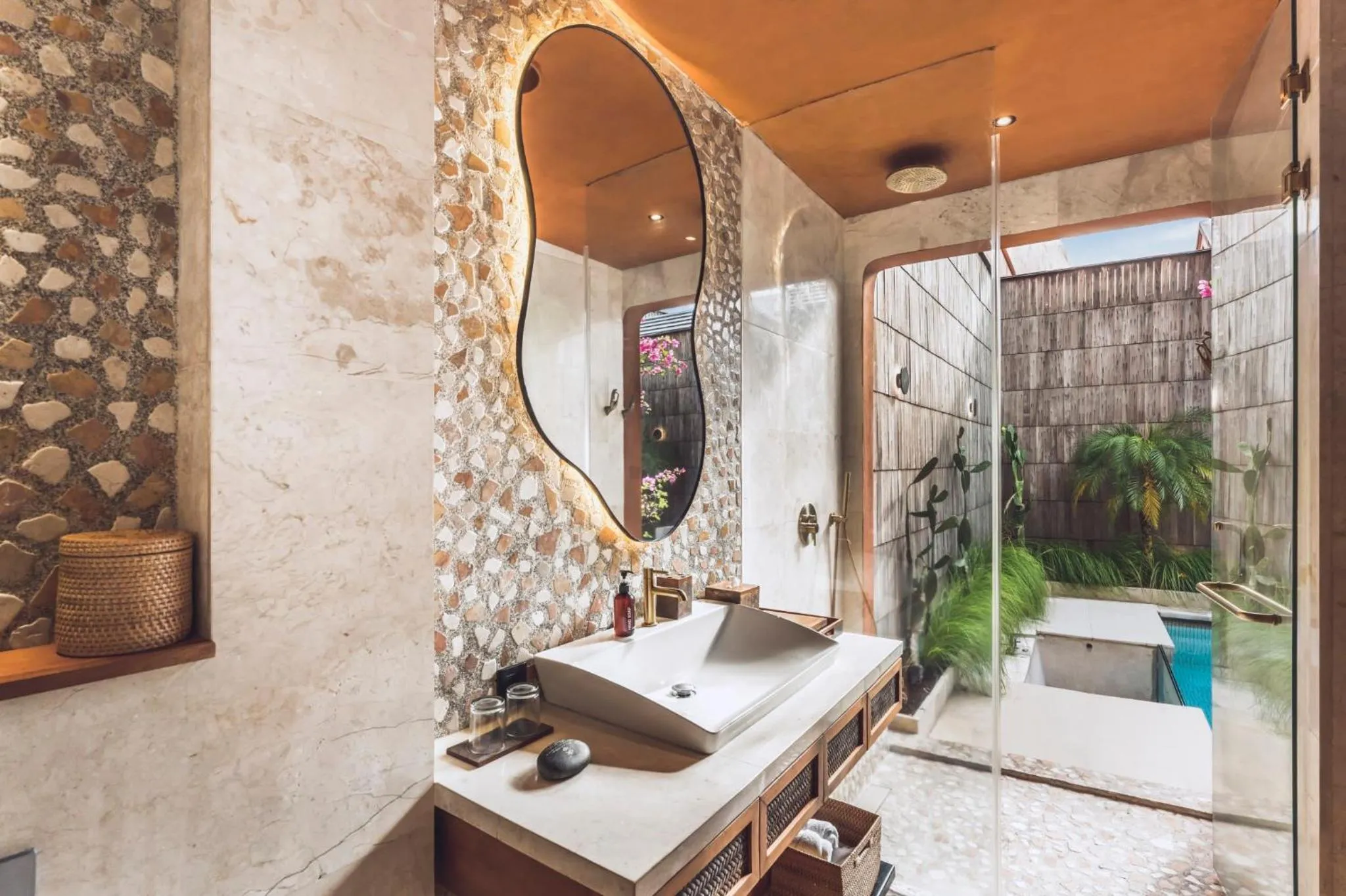 Bathroom in Sana Vie Villa Seminyak by Ini Vie Hospitality