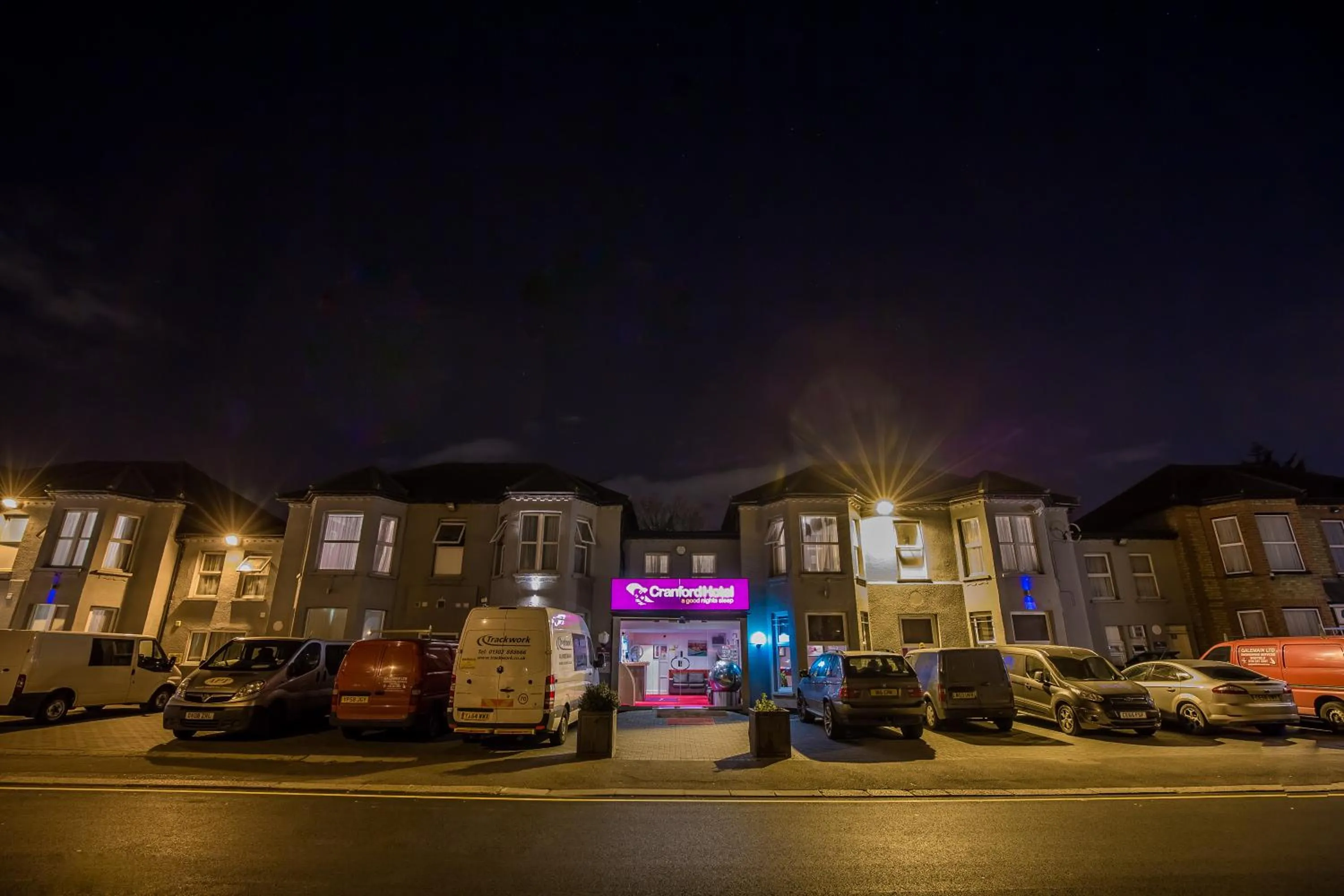 Area and facilities in Cranford Hotel