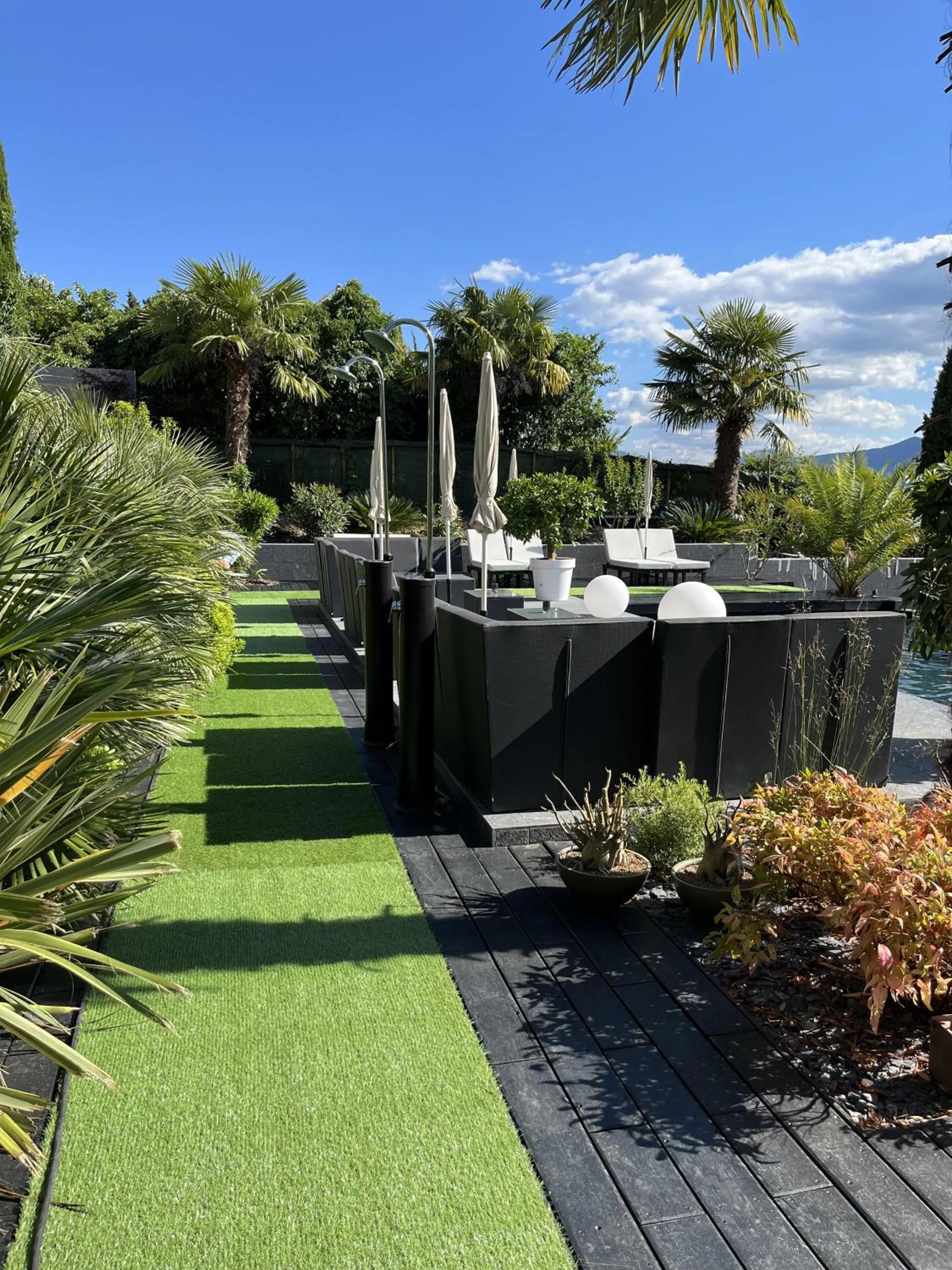 Property building in Les Suites du Lac