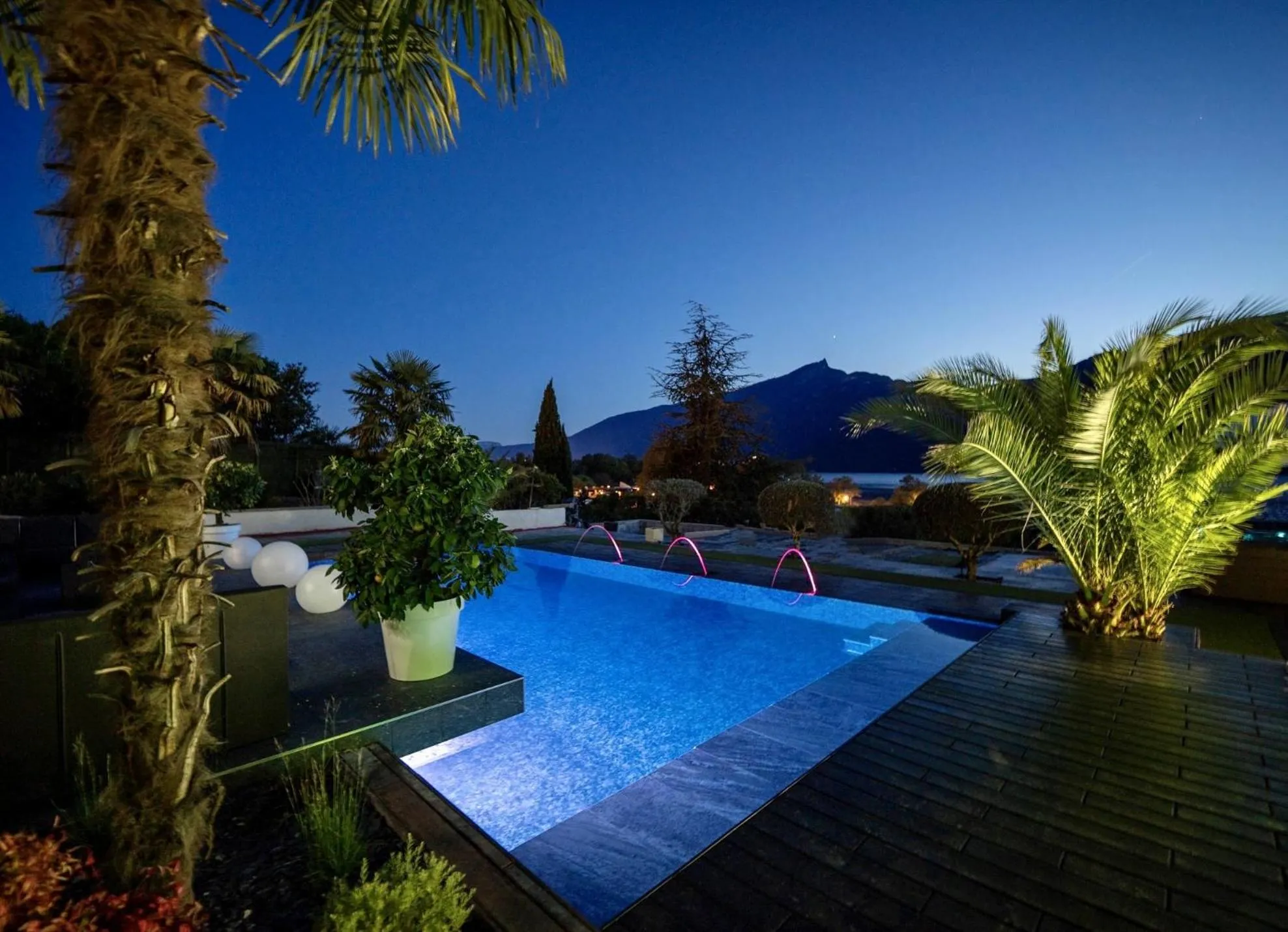 Pool view in Les Suites du Lac