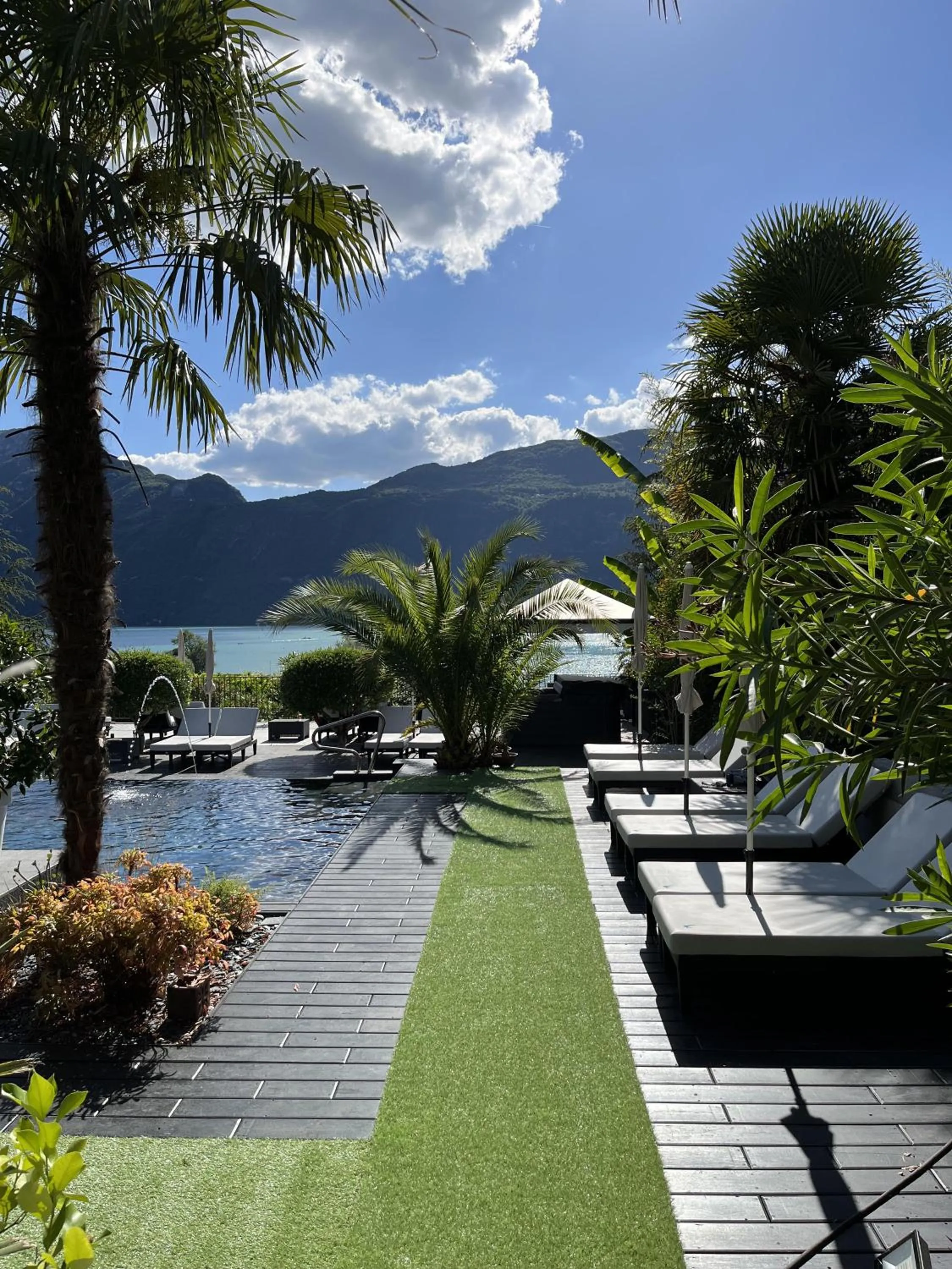 Property building in Les Suites du Lac