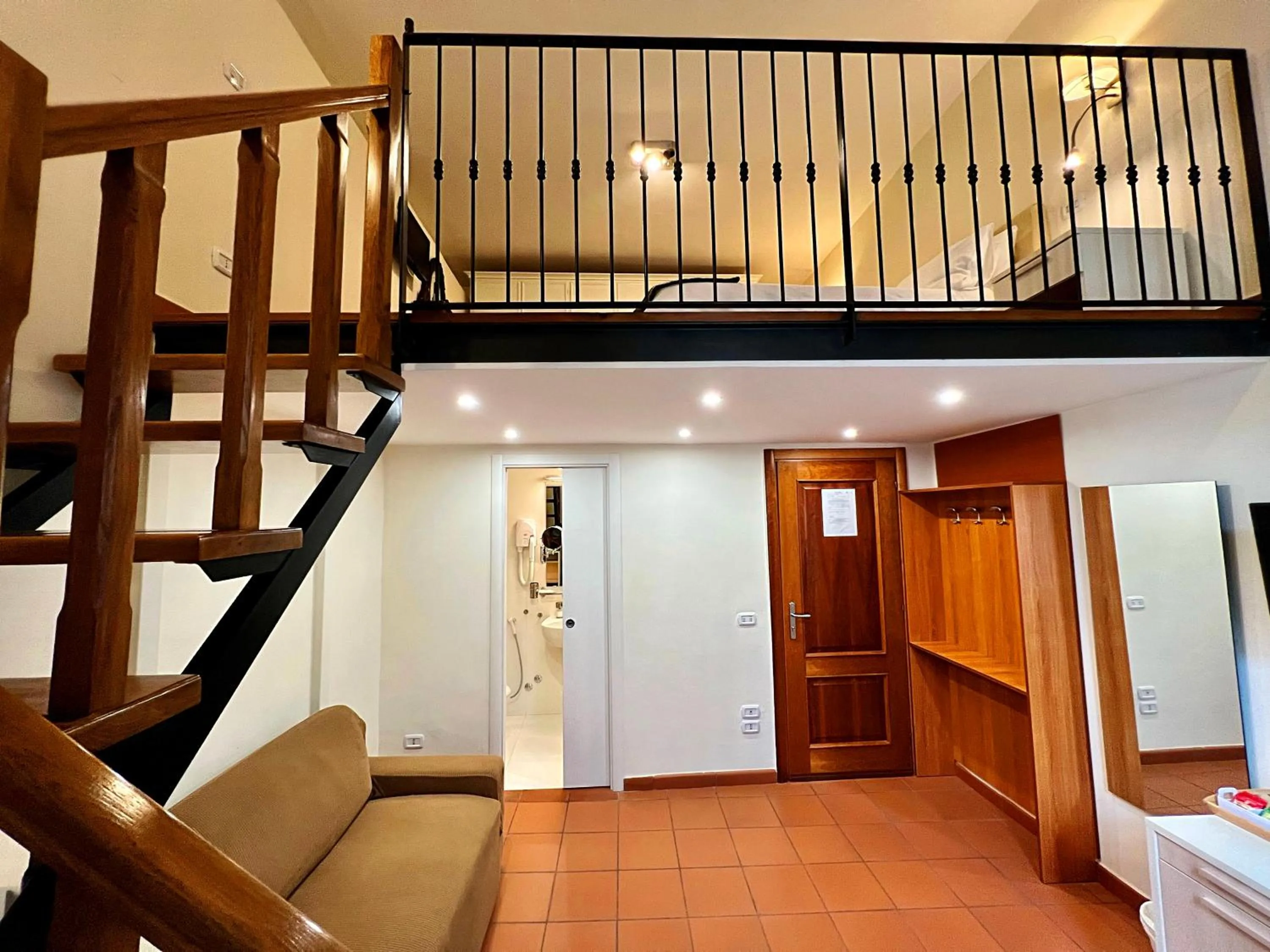 Photo of the whole room in DayBreak B&B