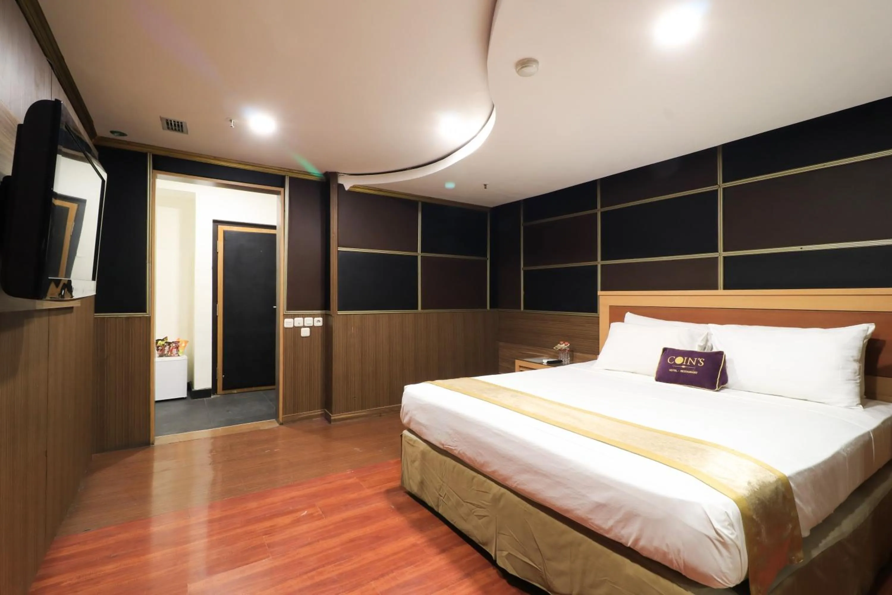 Bed in Coins Hotel Jakarta