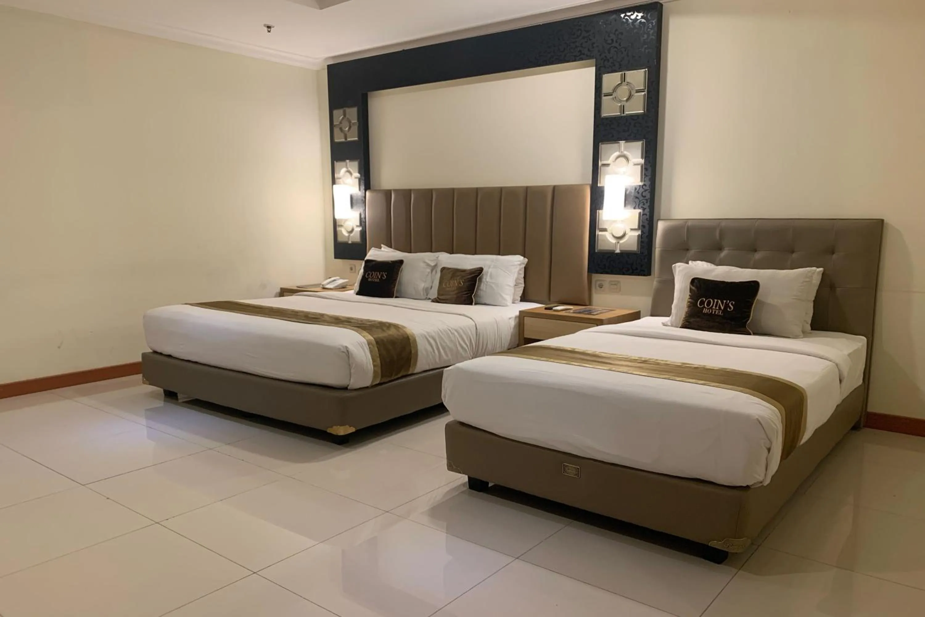 Bedroom, Bed in Coins Hotel Jakarta