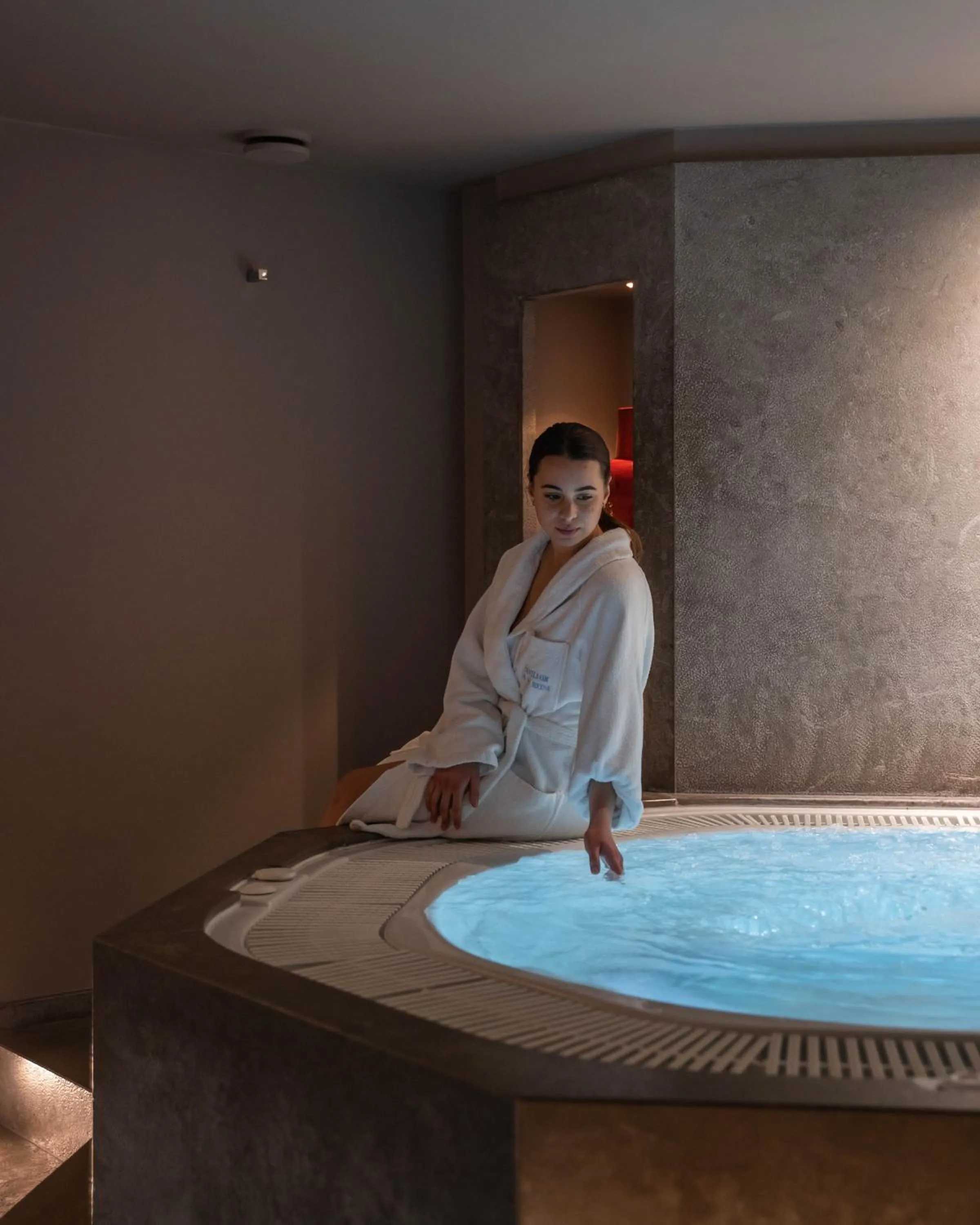 Spa and wellness centre/facilities in Le Pavillon de la Reine & Spa, Place des Vosges