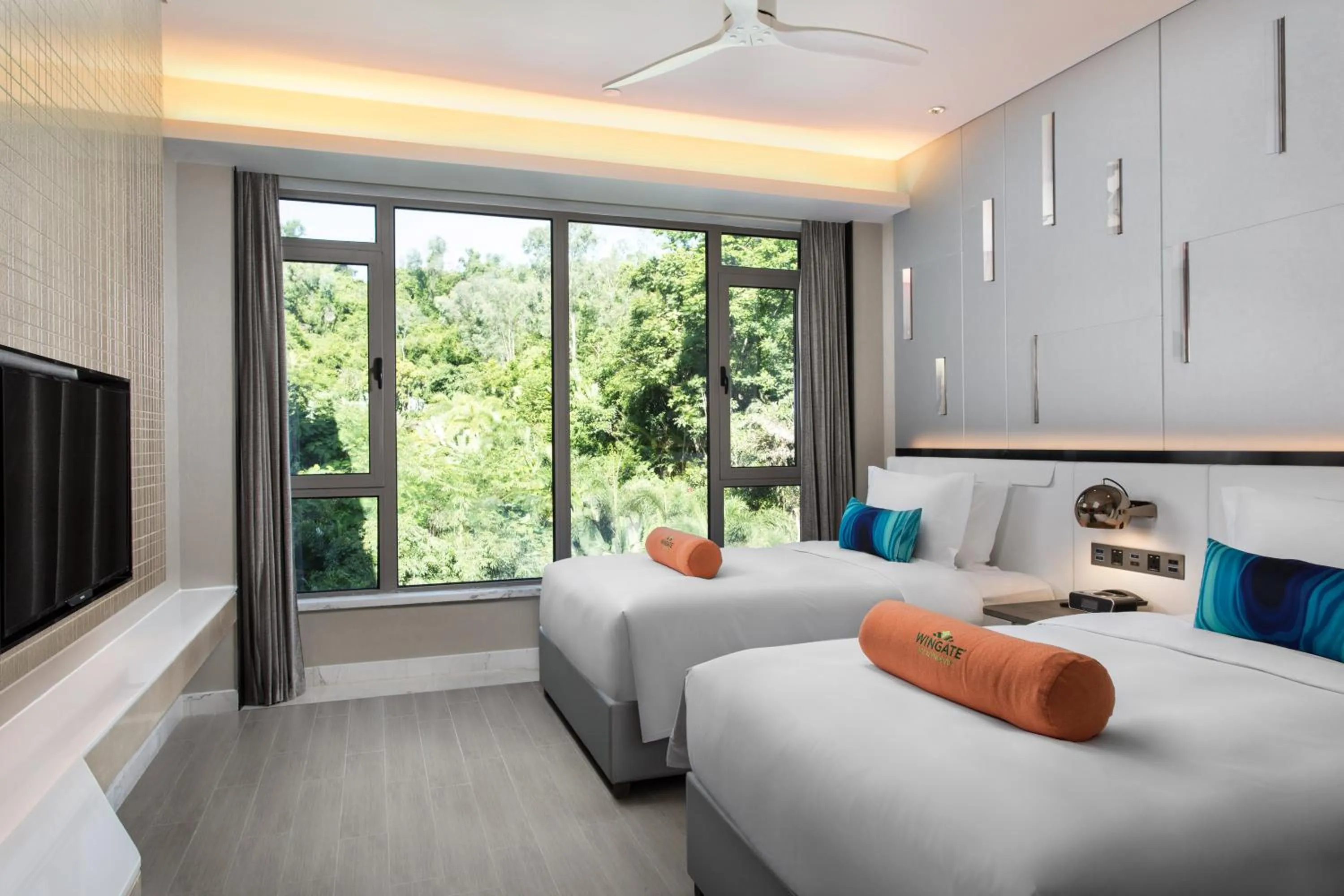 View (from property/room), Bed in 三亚鹿回头蔚景温德姆酒店