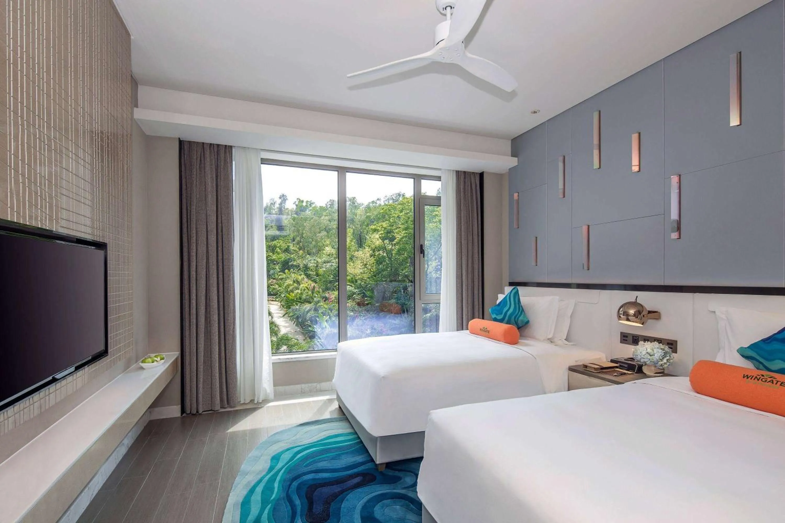 Photo of the whole room, Bed in 三亚鹿回头蔚景温德姆酒店