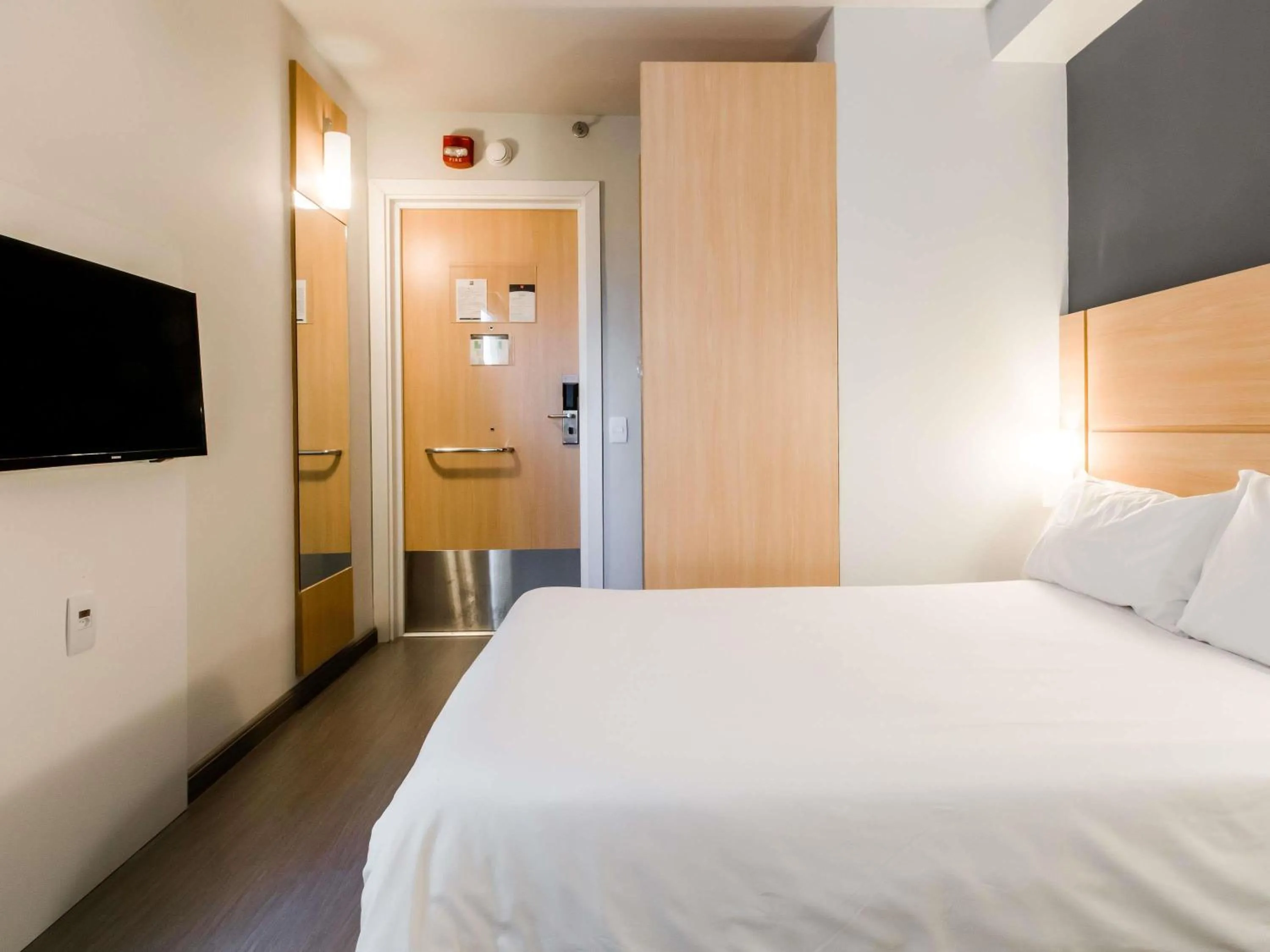 Bedroom, Bed in ibis Marilia