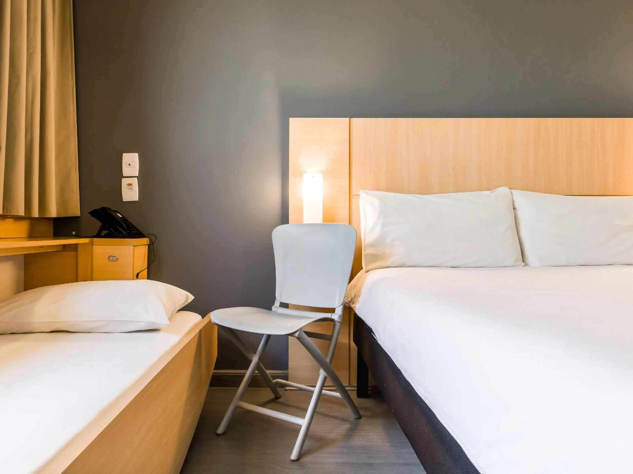 Photo of the whole room, Bed in ibis Marilia