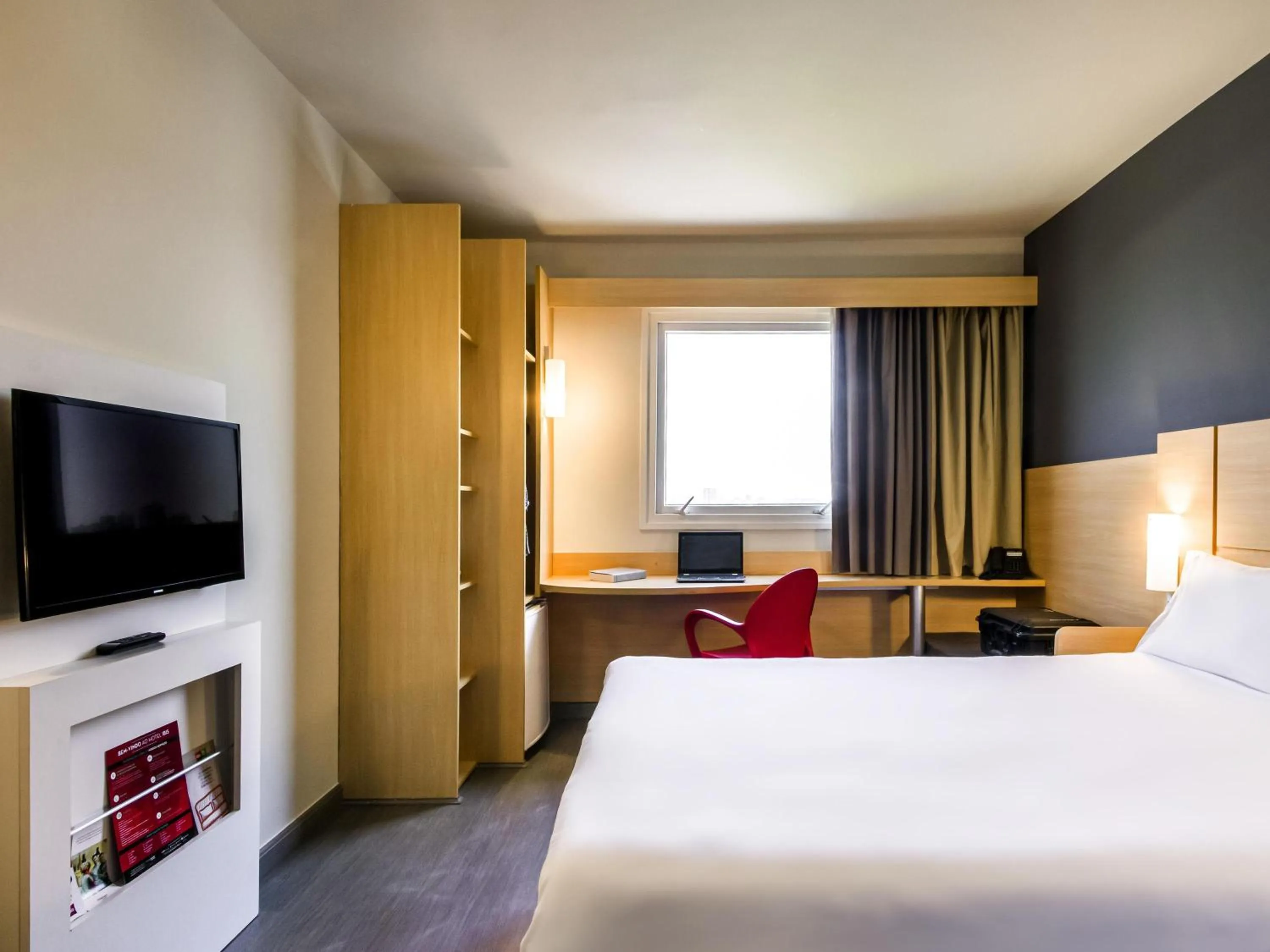 Bedroom, Bed in ibis Marilia