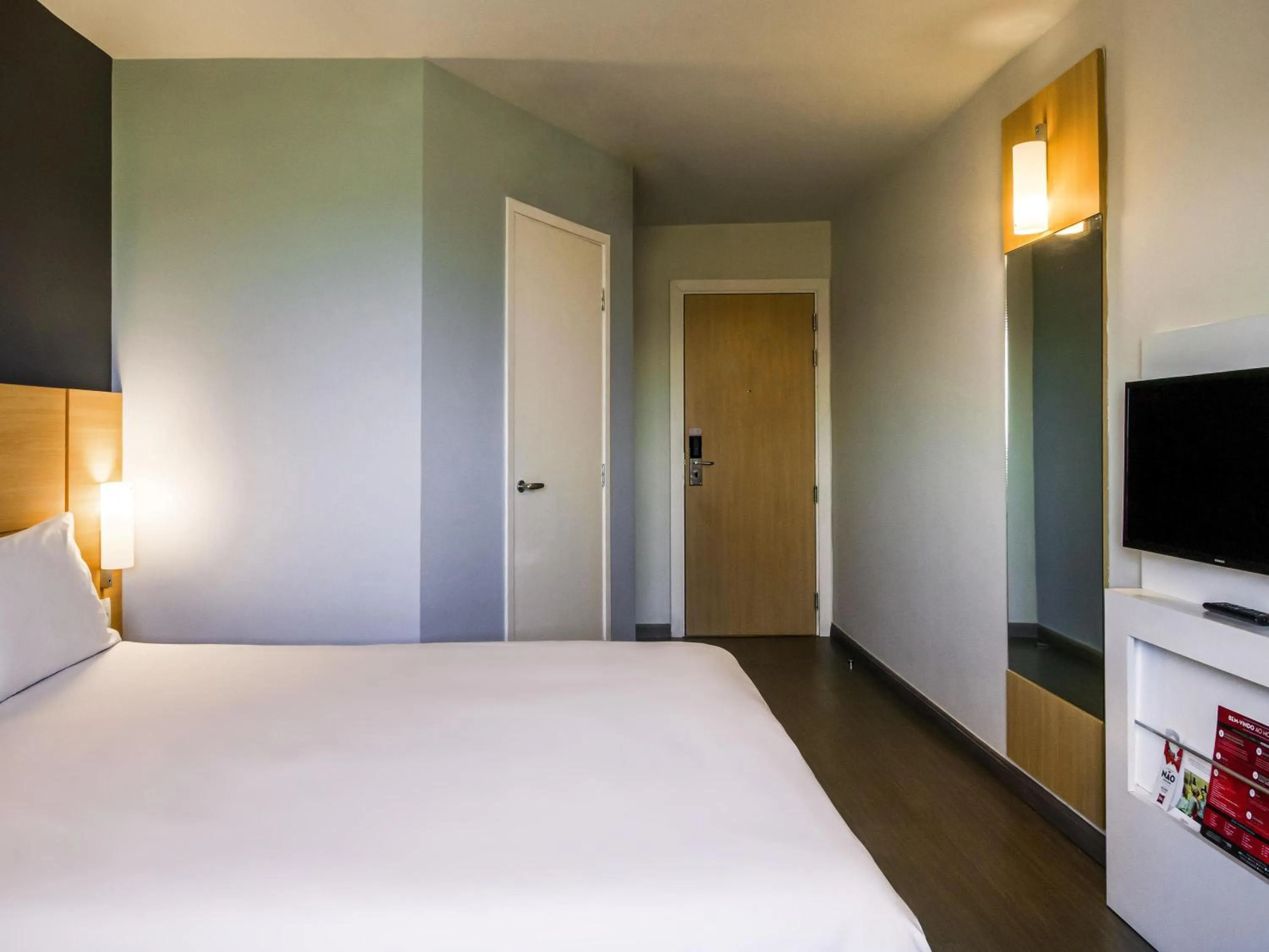 Bedroom, Bed in ibis Marilia