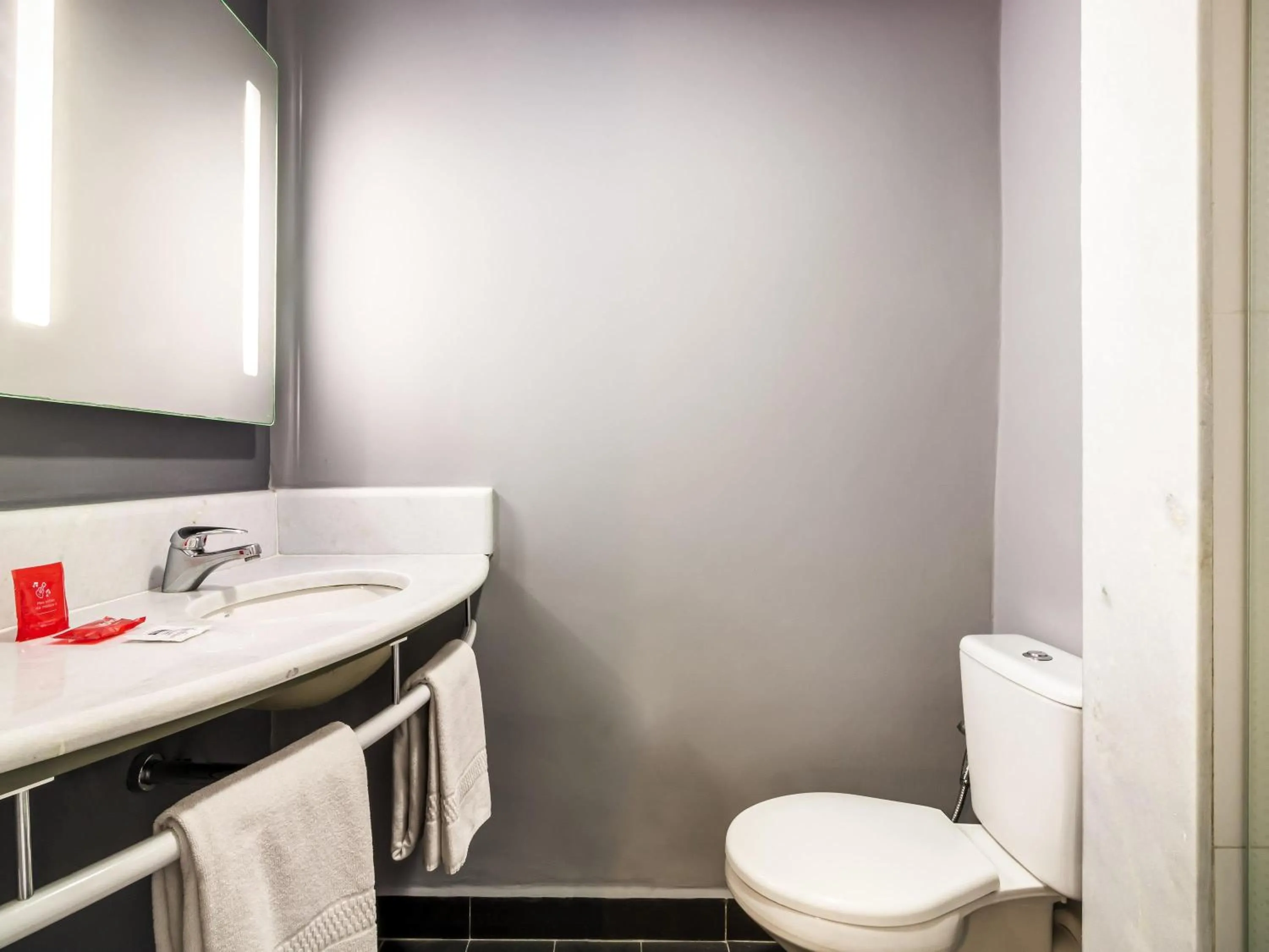 Bedroom in ibis Marilia