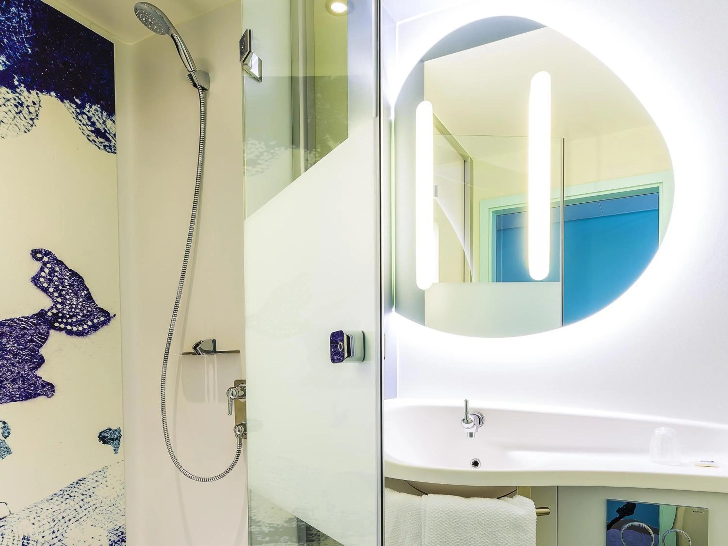 Bedroom in ibis budget Geneve Palexpo Aeroport