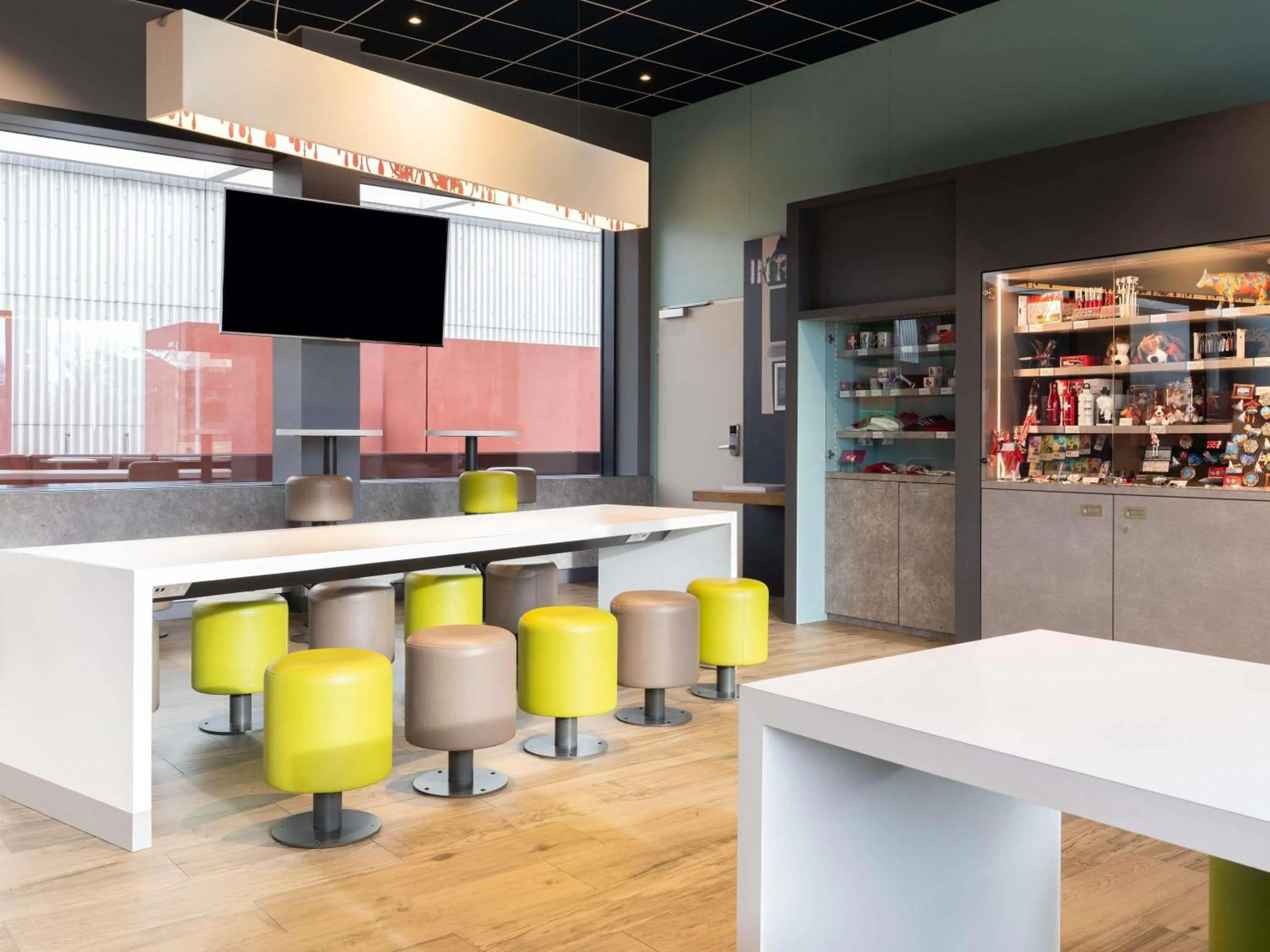 Breakfast in ibis budget Geneve Palexpo Aeroport