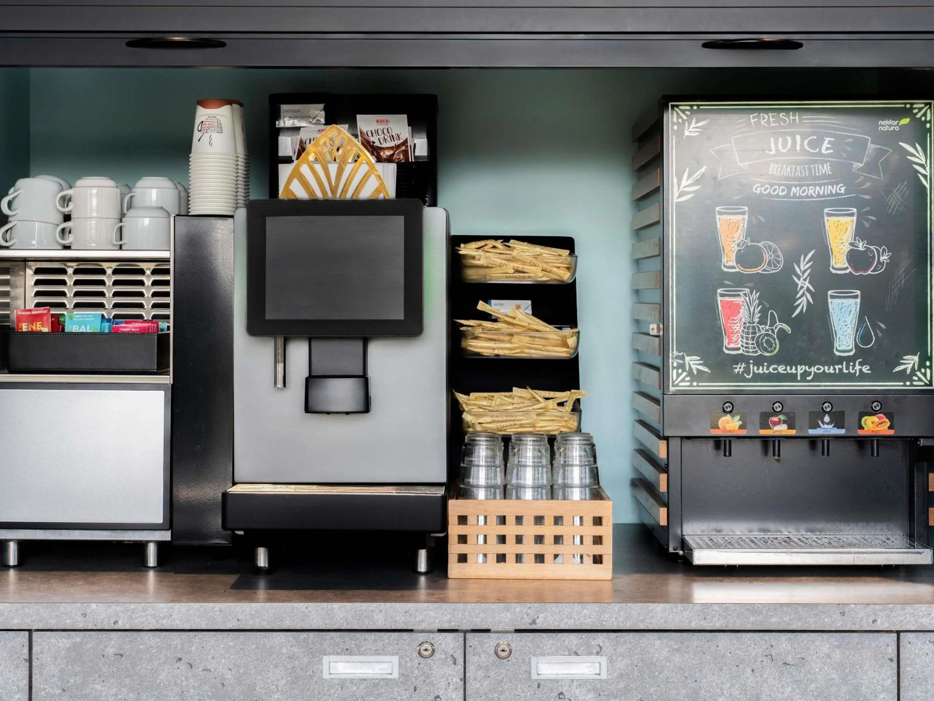 Breakfast in ibis budget Geneve Palexpo Aeroport