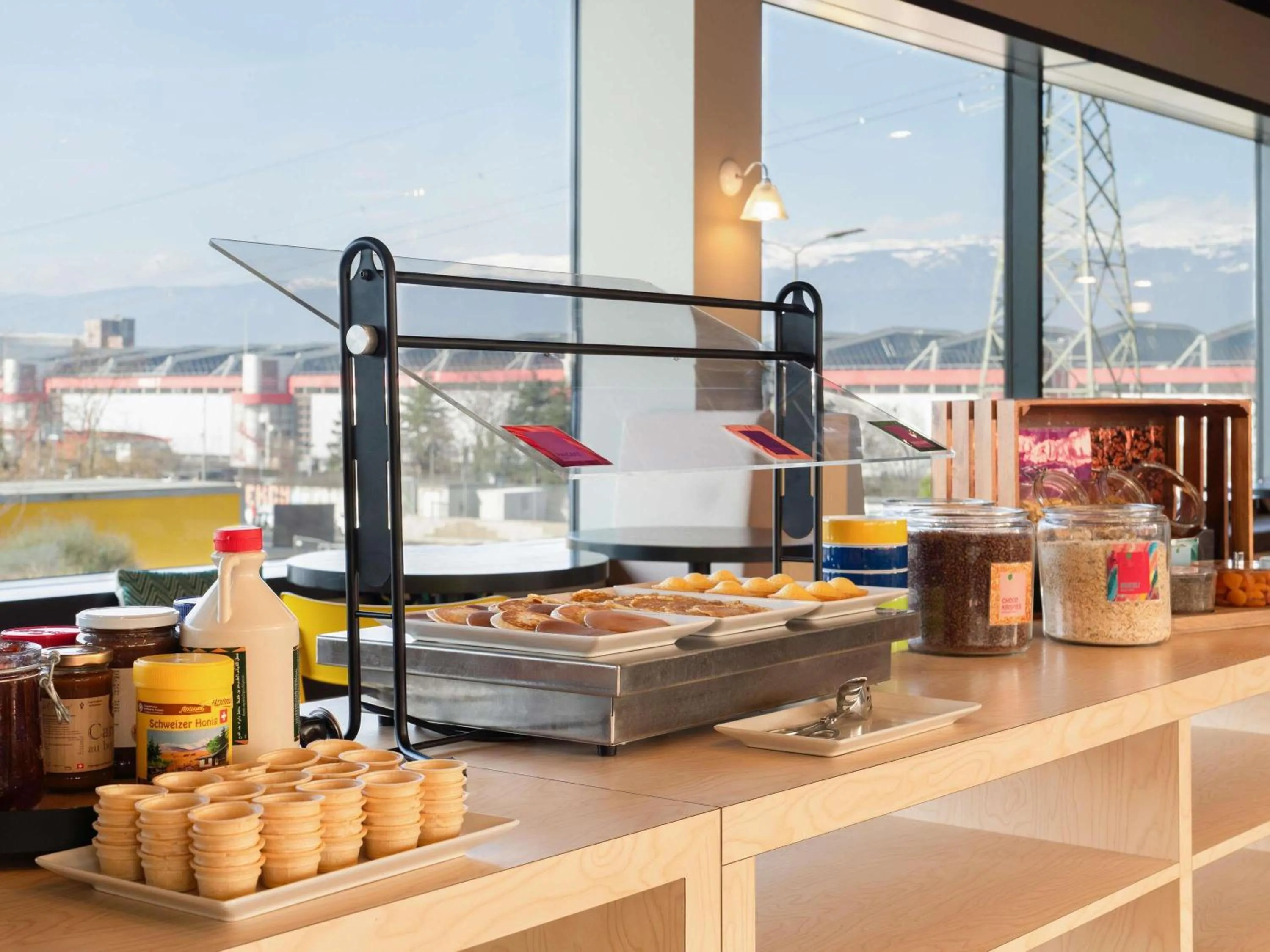 Breakfast in ibis Styles Geneve Palexpo Aeroport
