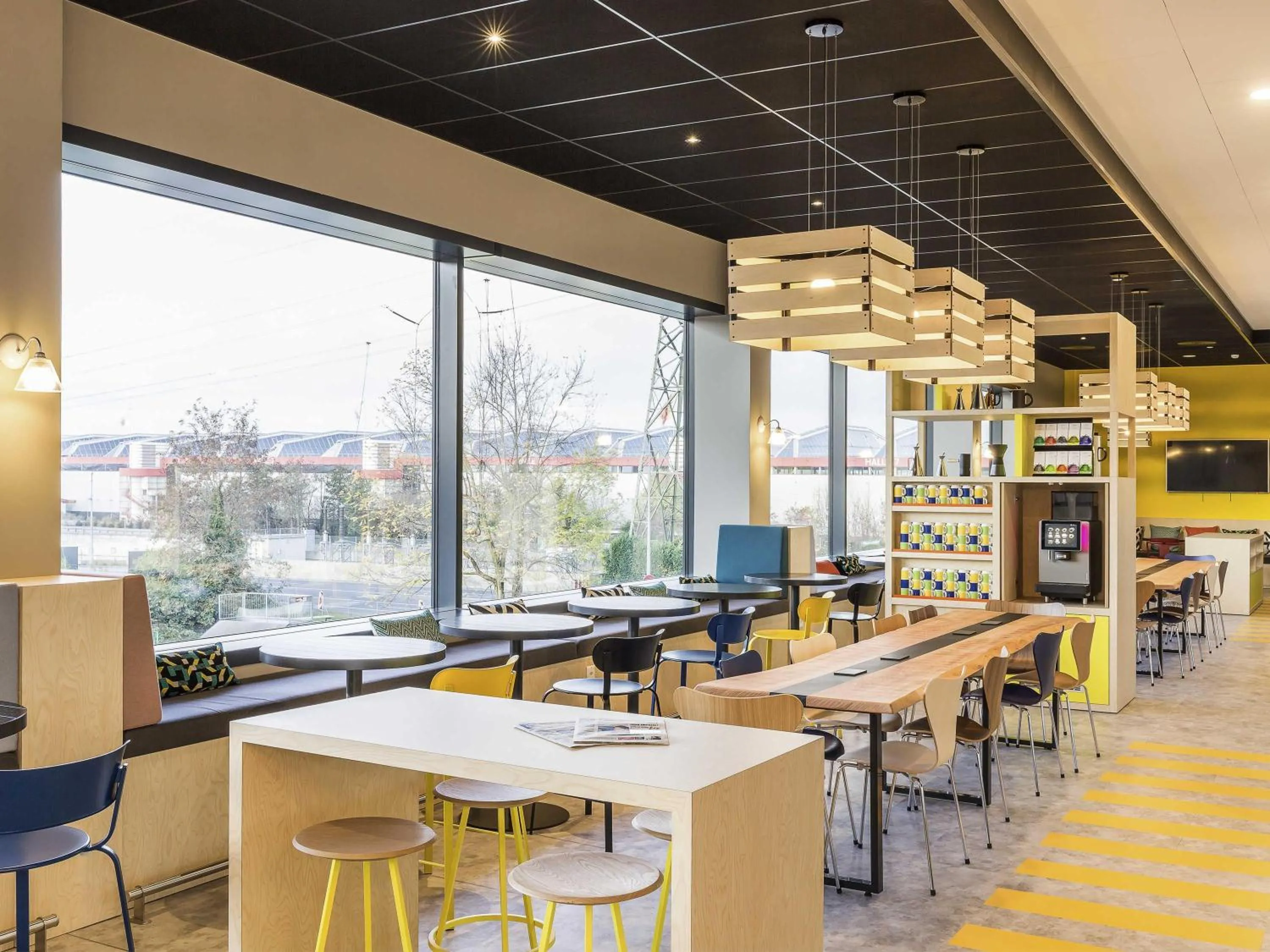 Lounge or bar in ibis Styles Geneve Palexpo Aeroport