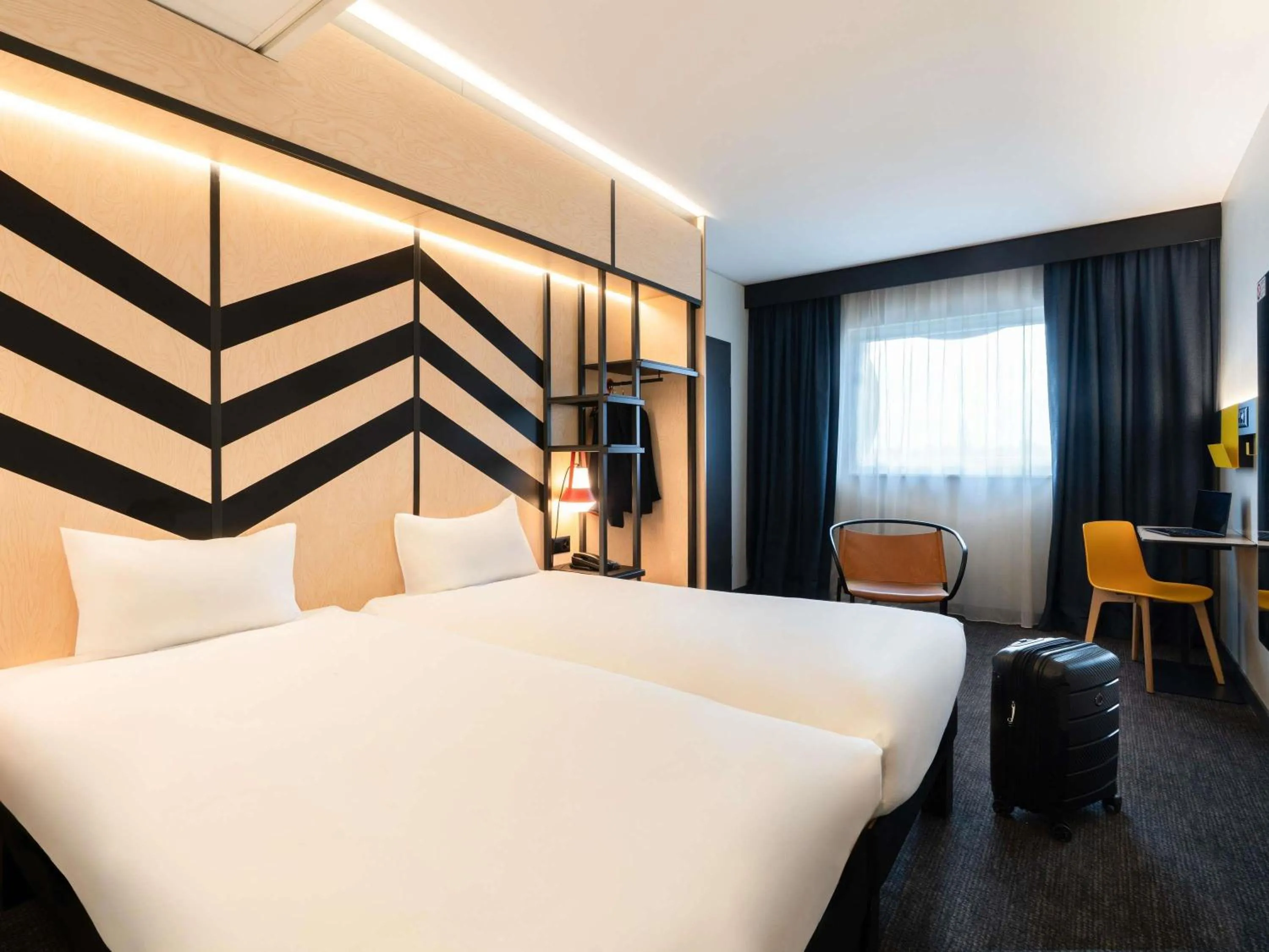 Bedroom, Bed in ibis Styles Geneve Palexpo Aeroport