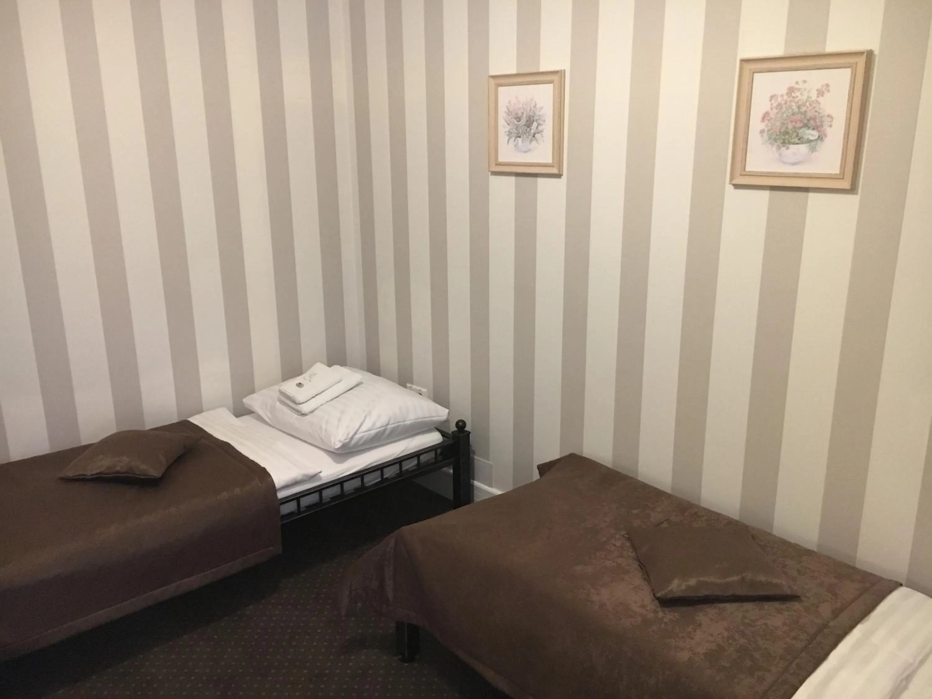 Photo of the whole room, Bed in Pension Eden