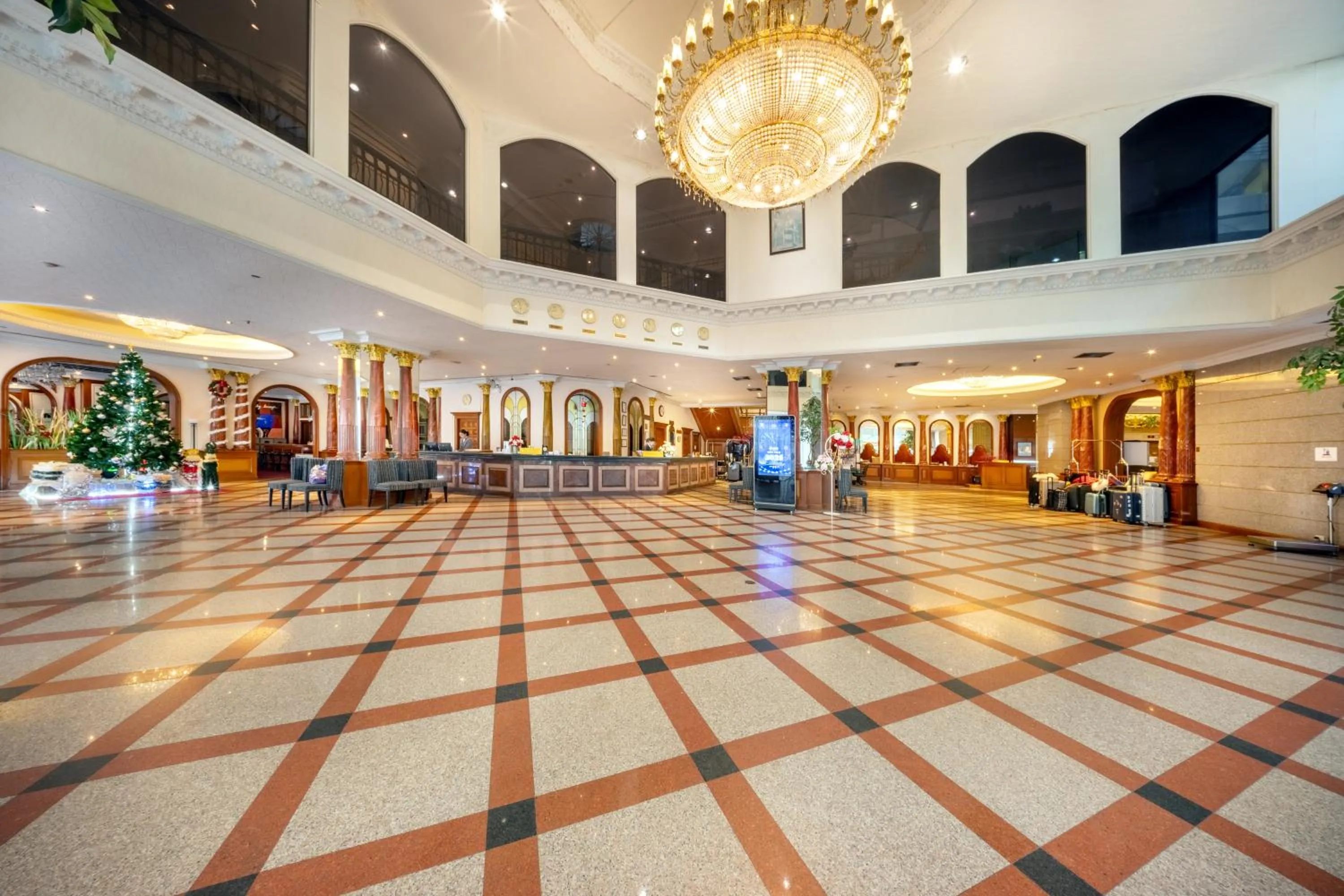 Lobby or reception in Royal Benja Hotel - Big Room Family-Friendly