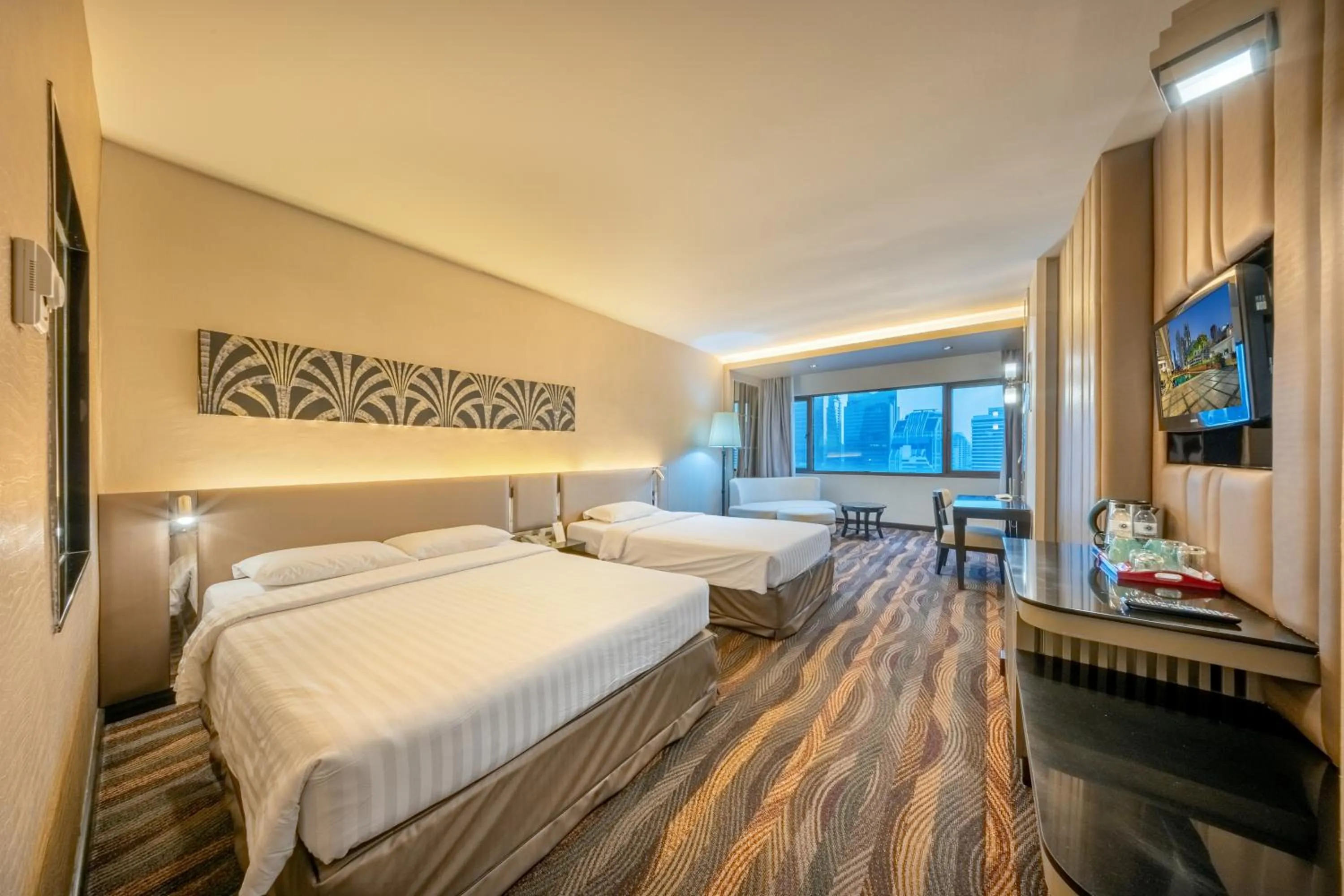 Bed in Royal Benja Hotel - Big Room Family-Friendly